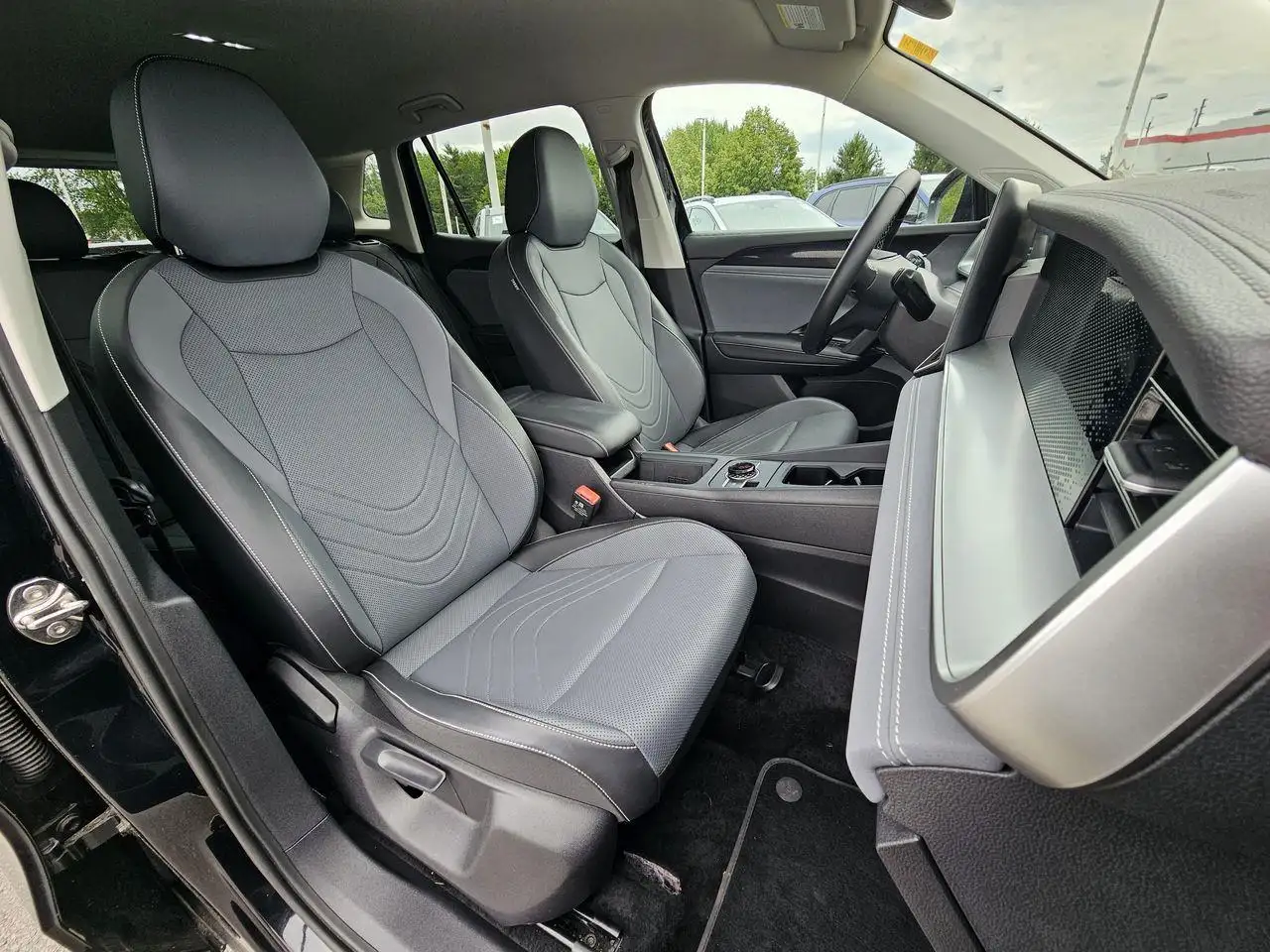 Volkswagen Tiguan photo Volkswagen Tiguan
