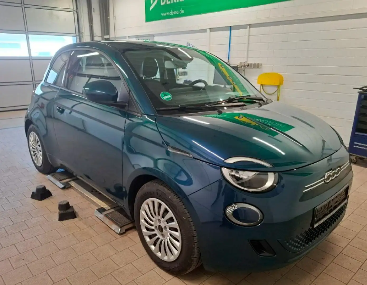 Fiat 500e 320 Km Reichweite Navi - Klimaautomatik Grün - 1