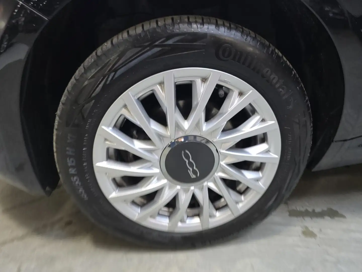 Fiat 500C 1.0 Hybrid Dolcevita Climate Control Leder Carplay Negro - 2