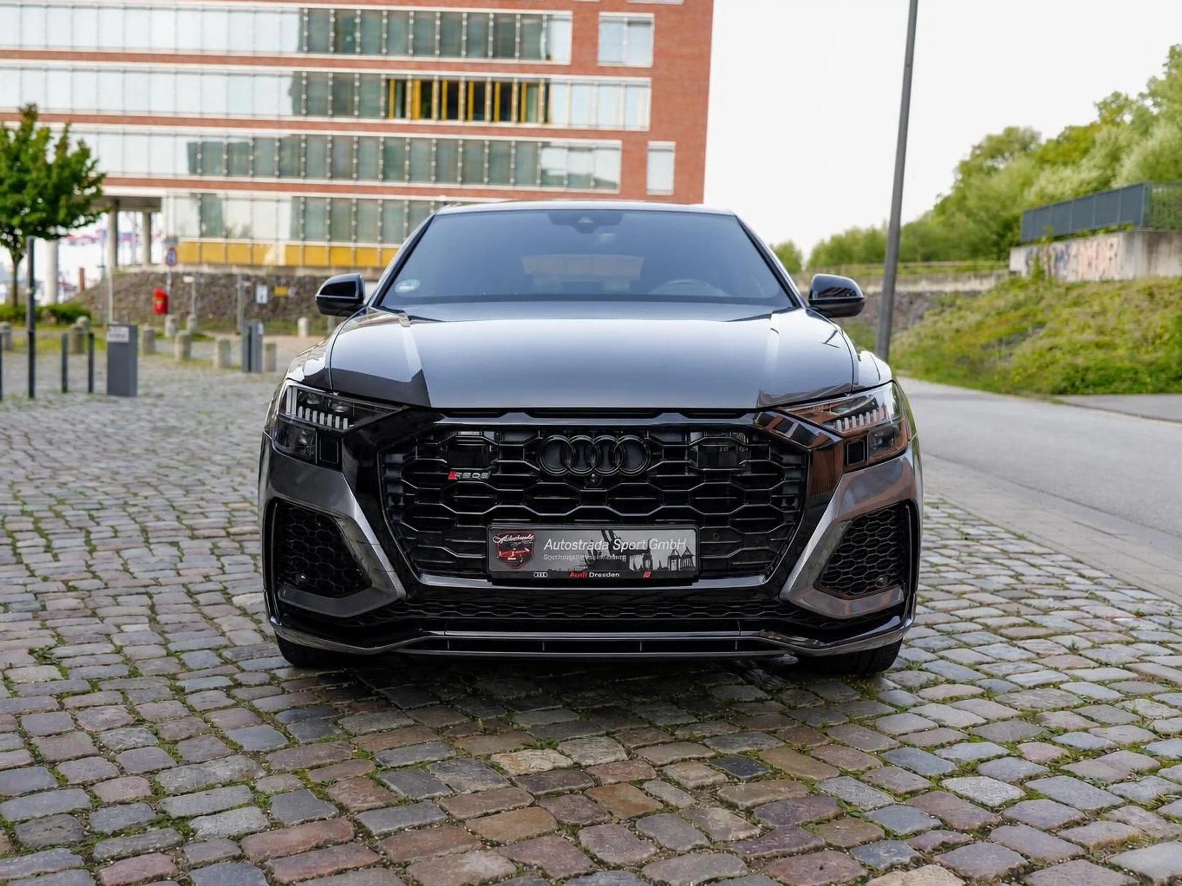 Audi RS Q8 4.0 TFSI quattro — photo 2