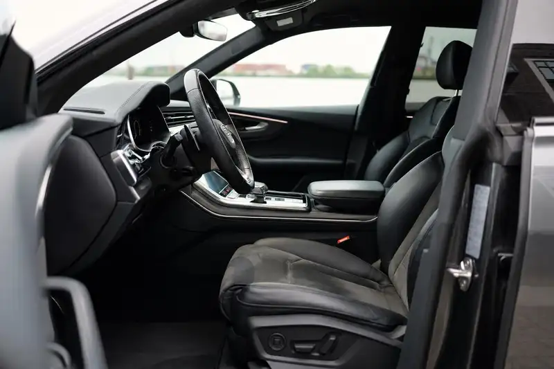 Audi RS Q8 4.0 TFSI quattro – Foto 8