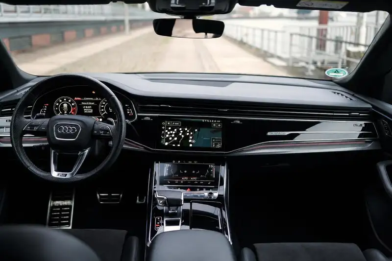 Audi RS Q8 4.0 TFSI quattro – Foto 10