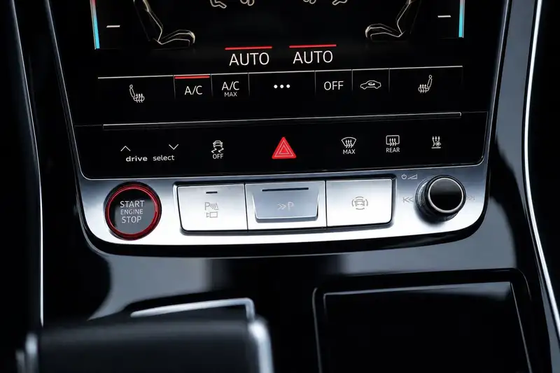Audi RS Q8 4.0 TFSI quattro – Foto 12