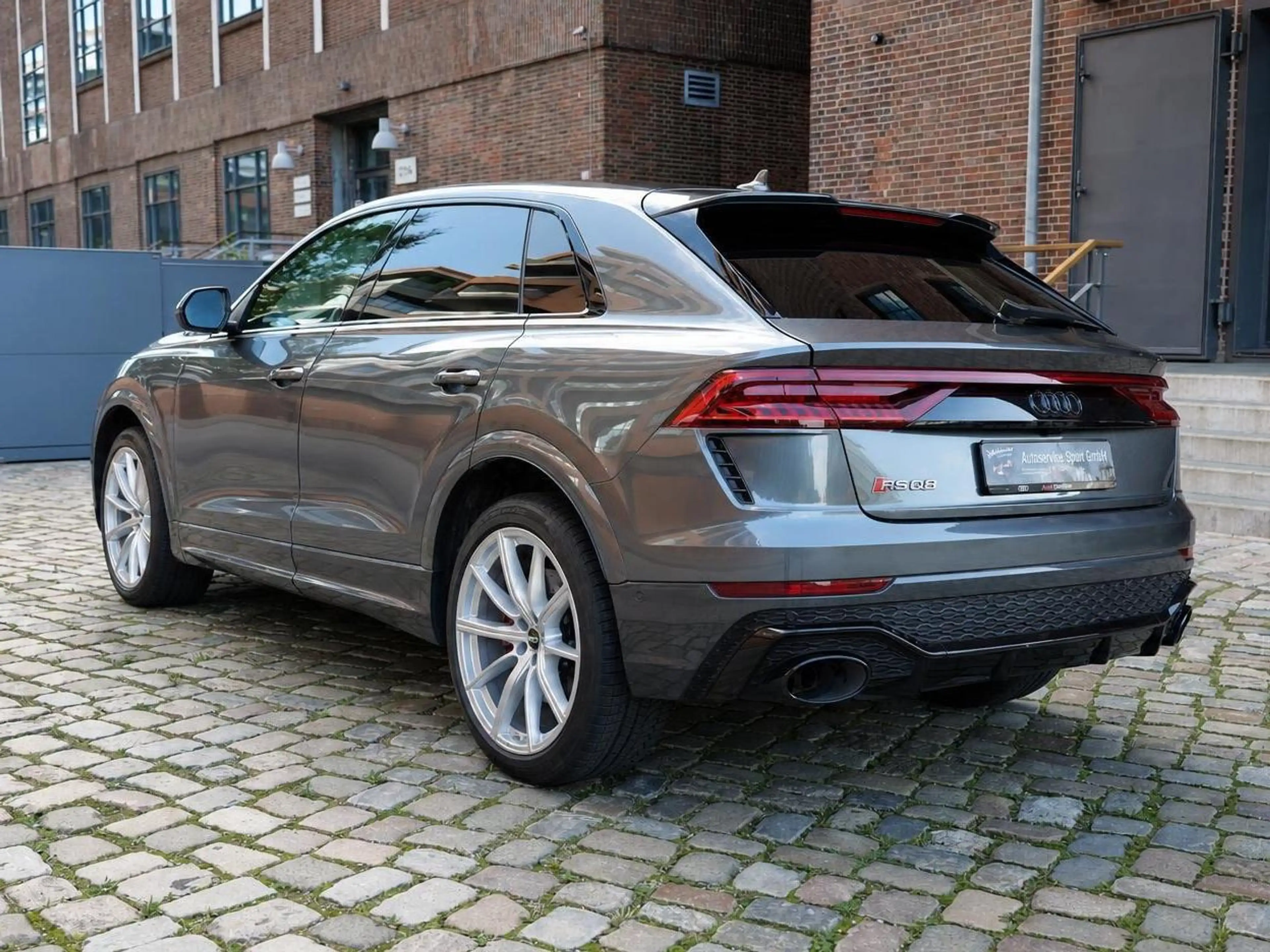 Audi RS Q8 4.0 TFSI quattro — photo 4