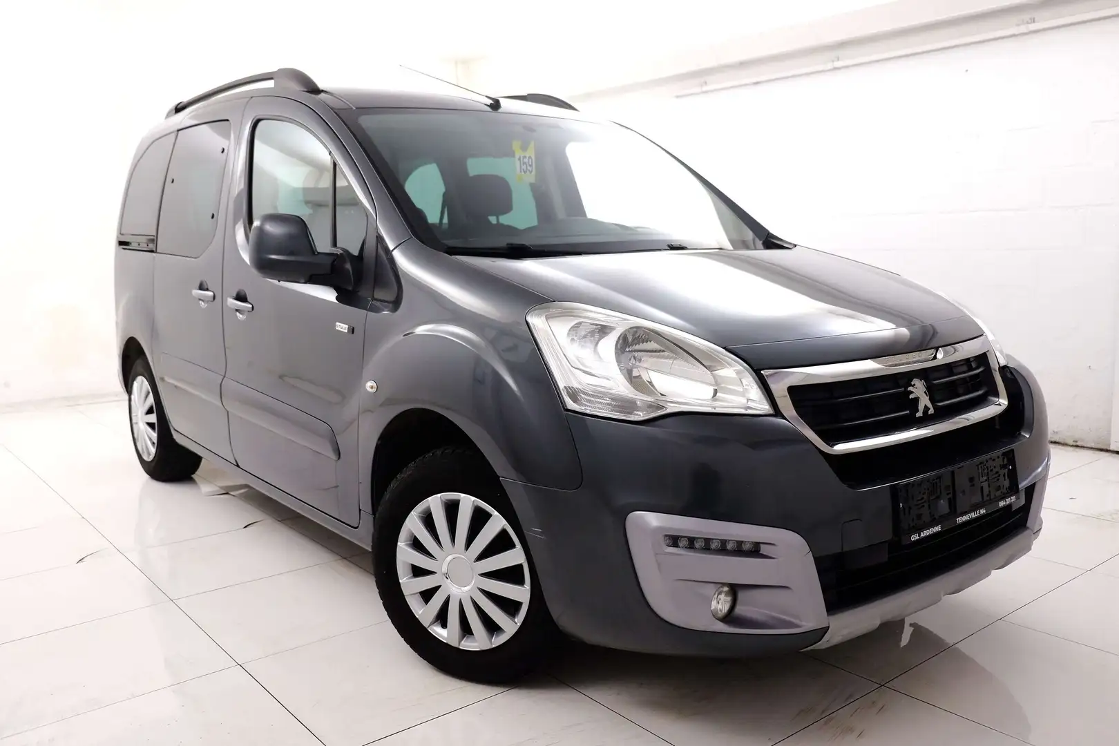Peugeot Partner Tepee 1.2i # 110 cv # cruise, capteurs, att remorq Gris - 1