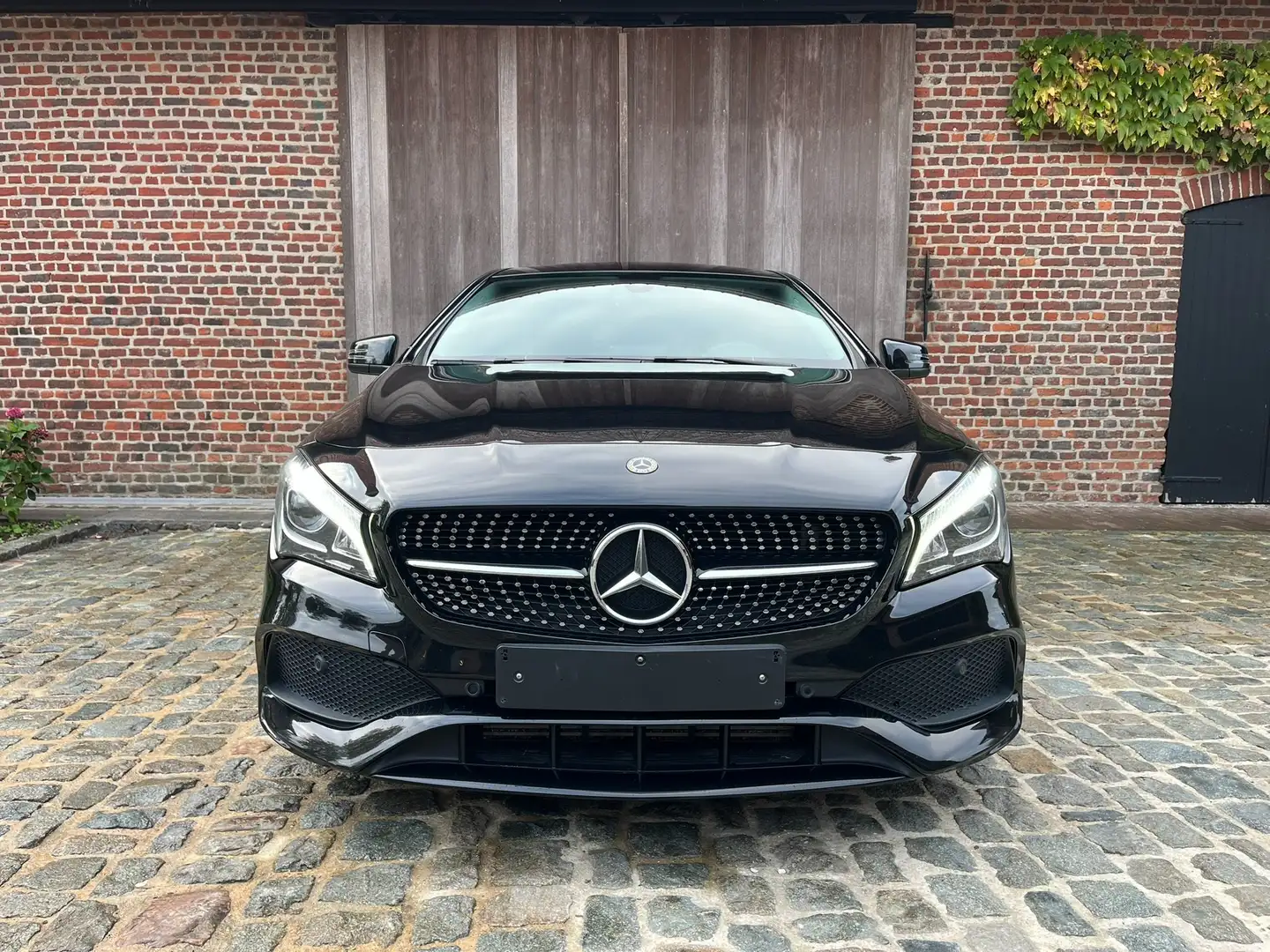 Mercedes-Benz CLA 180 SB 7G-DCT AMG Line Panodak Trekhaak Nightpack Zwart - 2