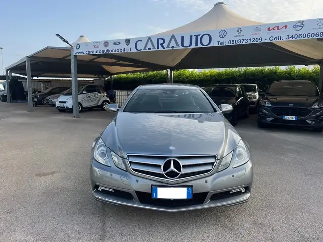 Mercedes-Benz E 270 Mercedes-benz E 250 E 250 CGI Coupé BlueEFFICIENCY