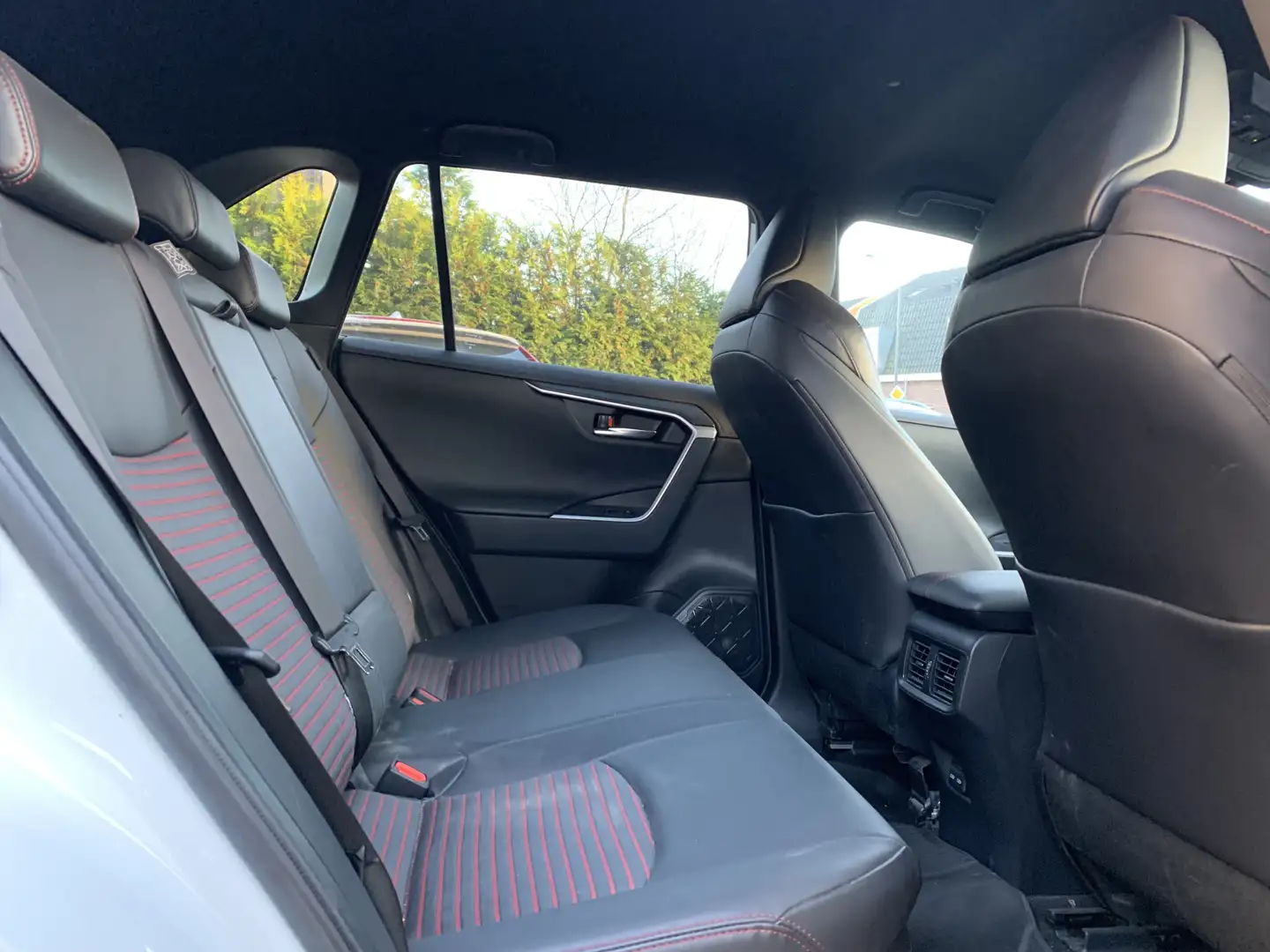 Toyota RAV 4 2.5 Plug-in Hybrid AWD Dynamic, Trekhaak | 306pk Weiß - 2