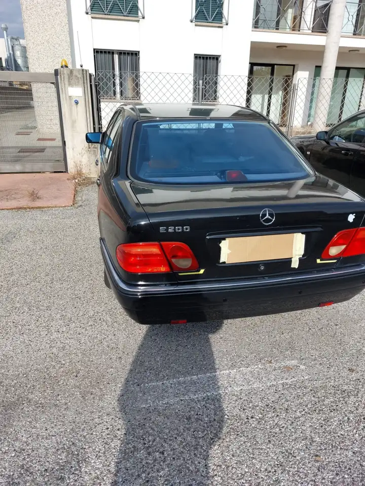 Mercedes-Benz E 200 Avantgarde, foto 11