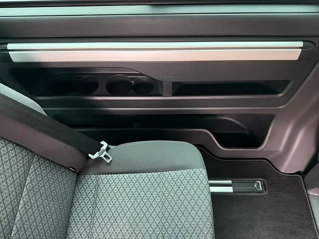 Volkswagen T6.1 Multivan Multivan T6.1 2,0 TDI 4Motion DSG Standheizung AHK Ansicht 15