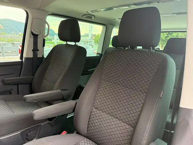 Volkswagen T6.1 Multivan Multivan T6.1 2,0 TDI 4Motion DSG Standheizung AHK Ansicht 18