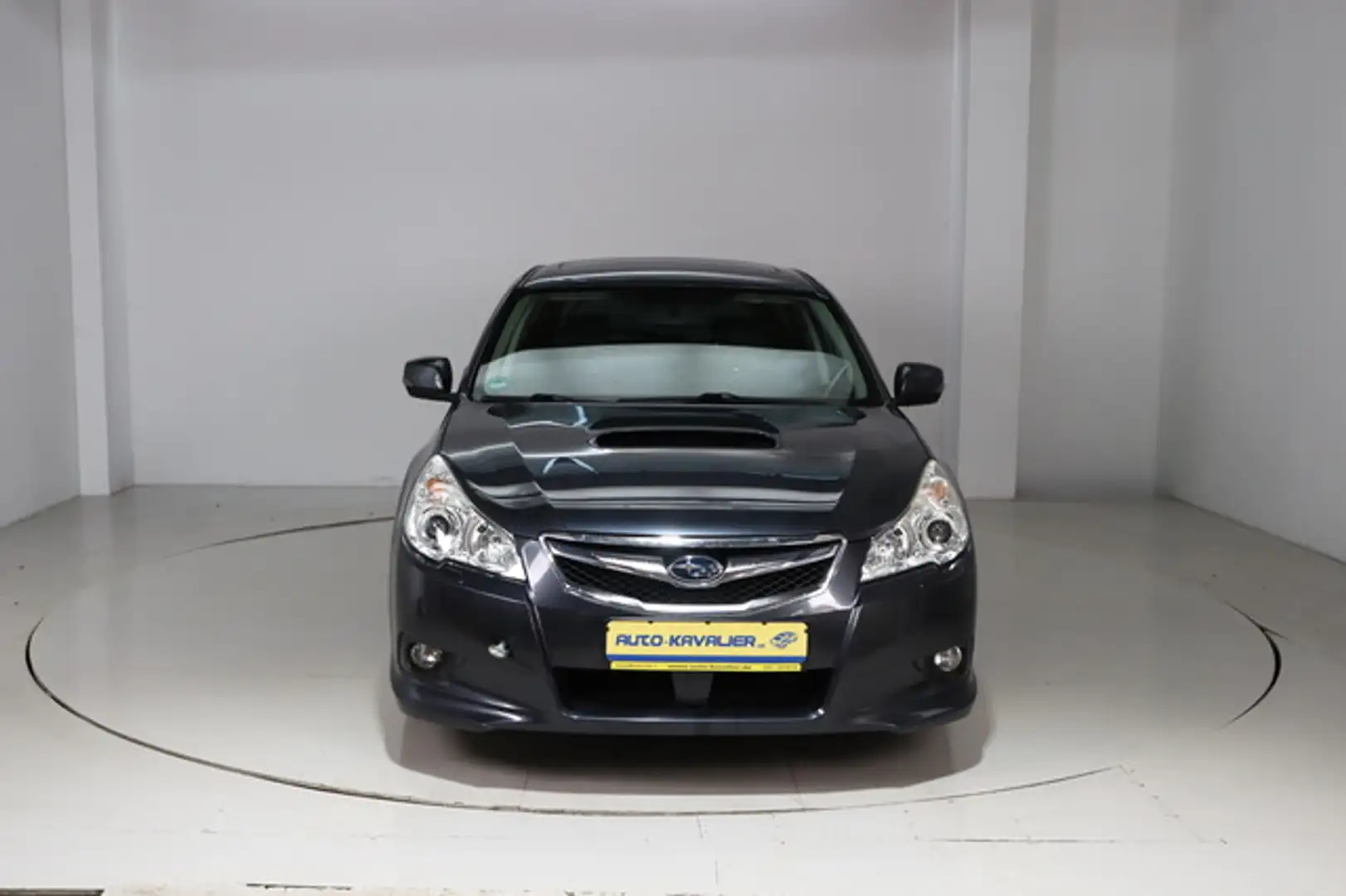 Subaru Legacy Kombi 2.0D Outback Comfort Navigation Grau - 2