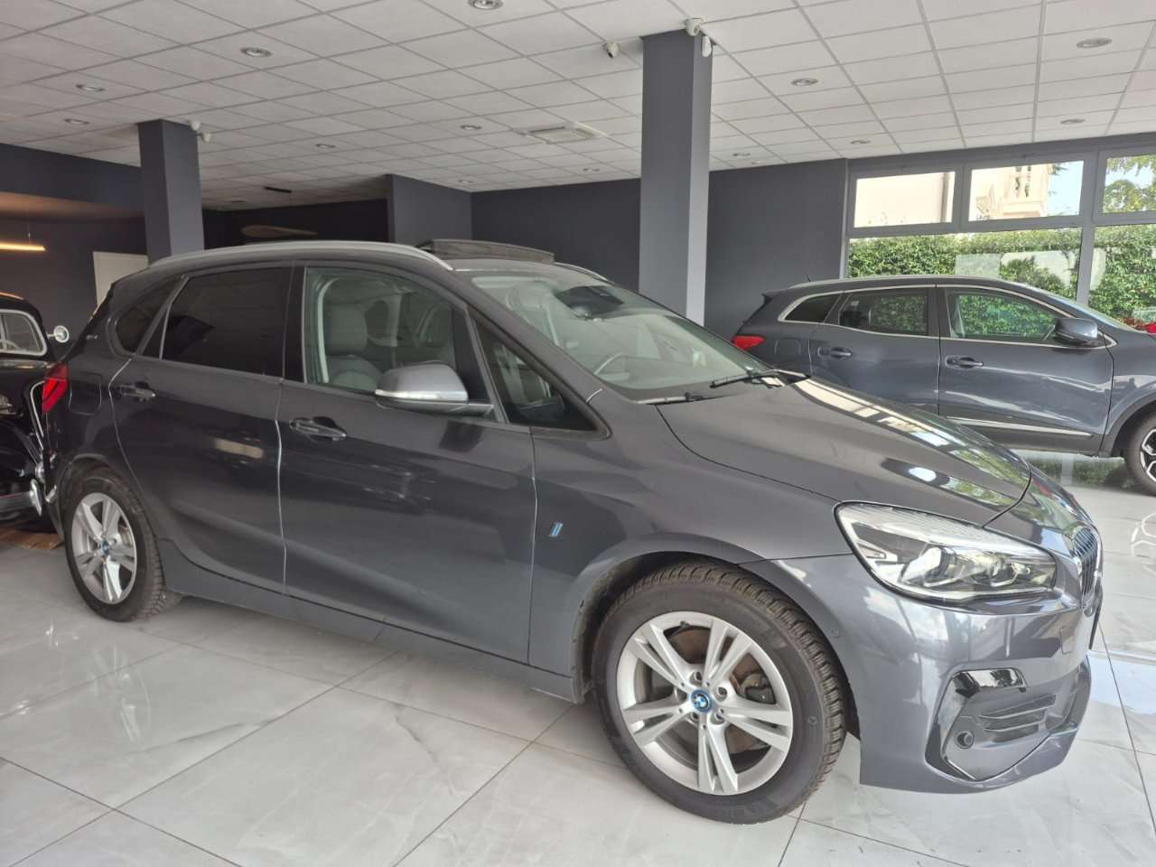 BMW 225