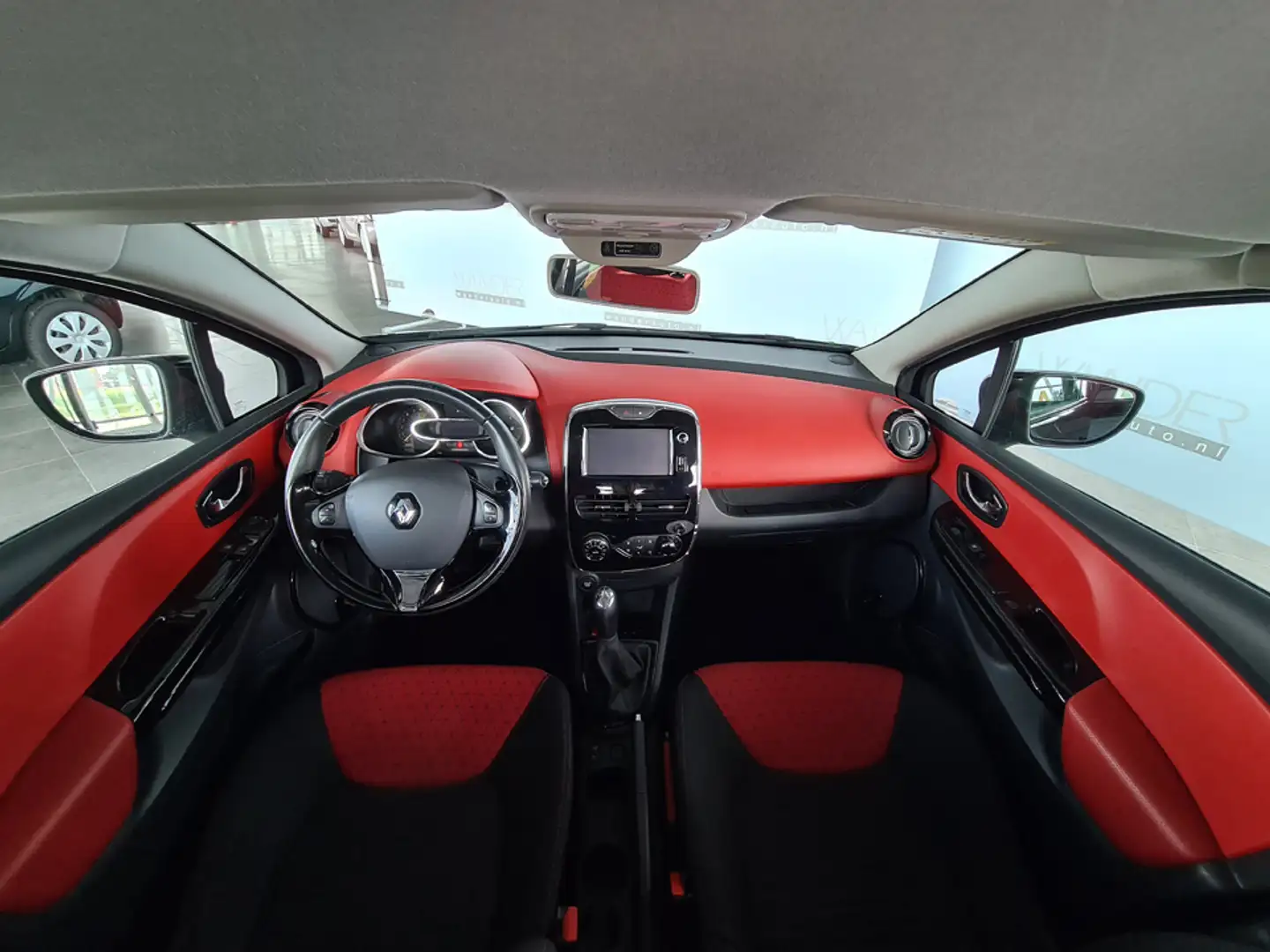 Renault Clio 0.9 TCe Dynamique /Airco/NAV/Bluetooth/Cruise Zwart - 2