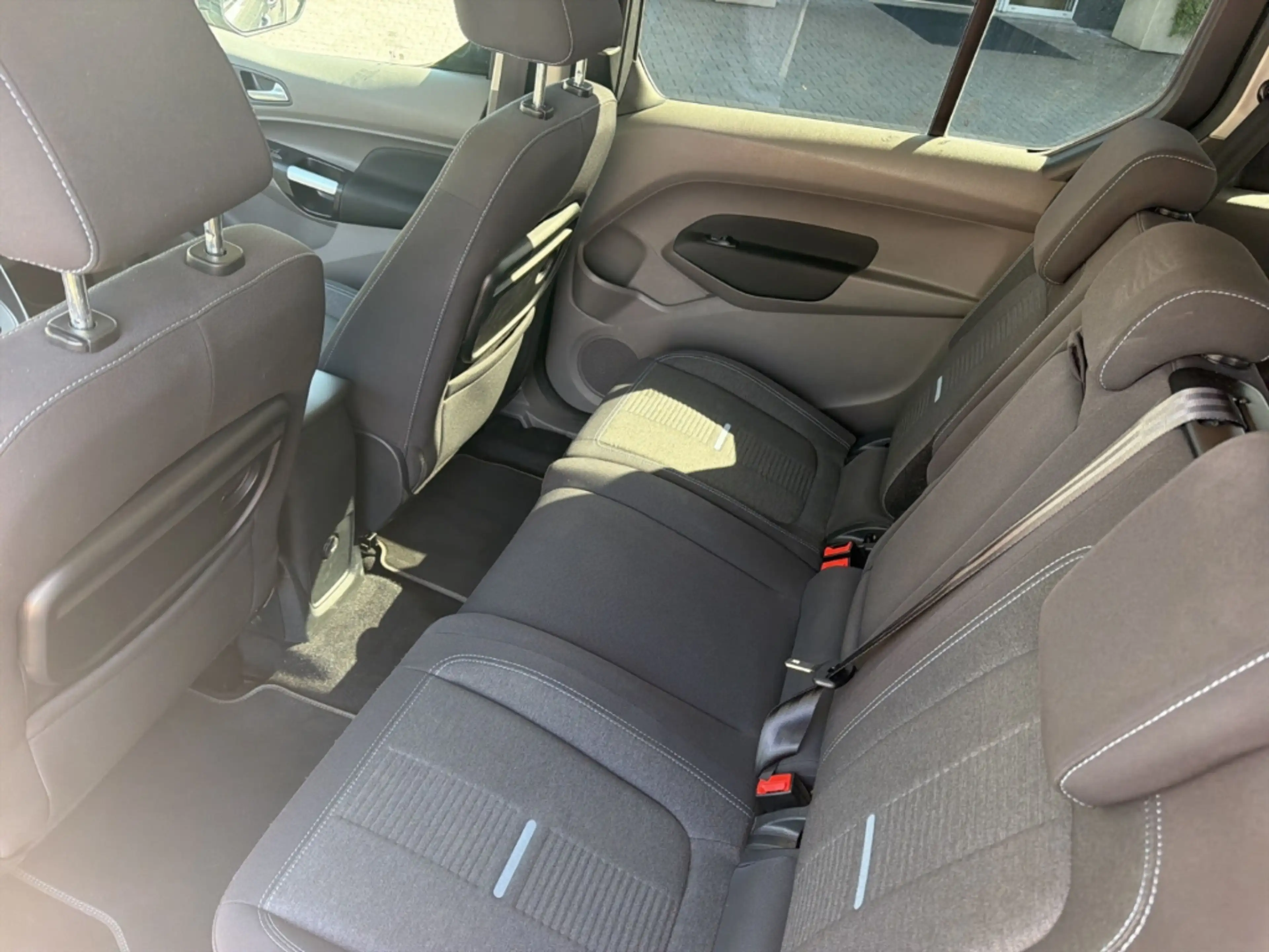 Ford Grand Tourneo Active Glasdach Navi 7Sitze GJR PPS RFK — photo 11