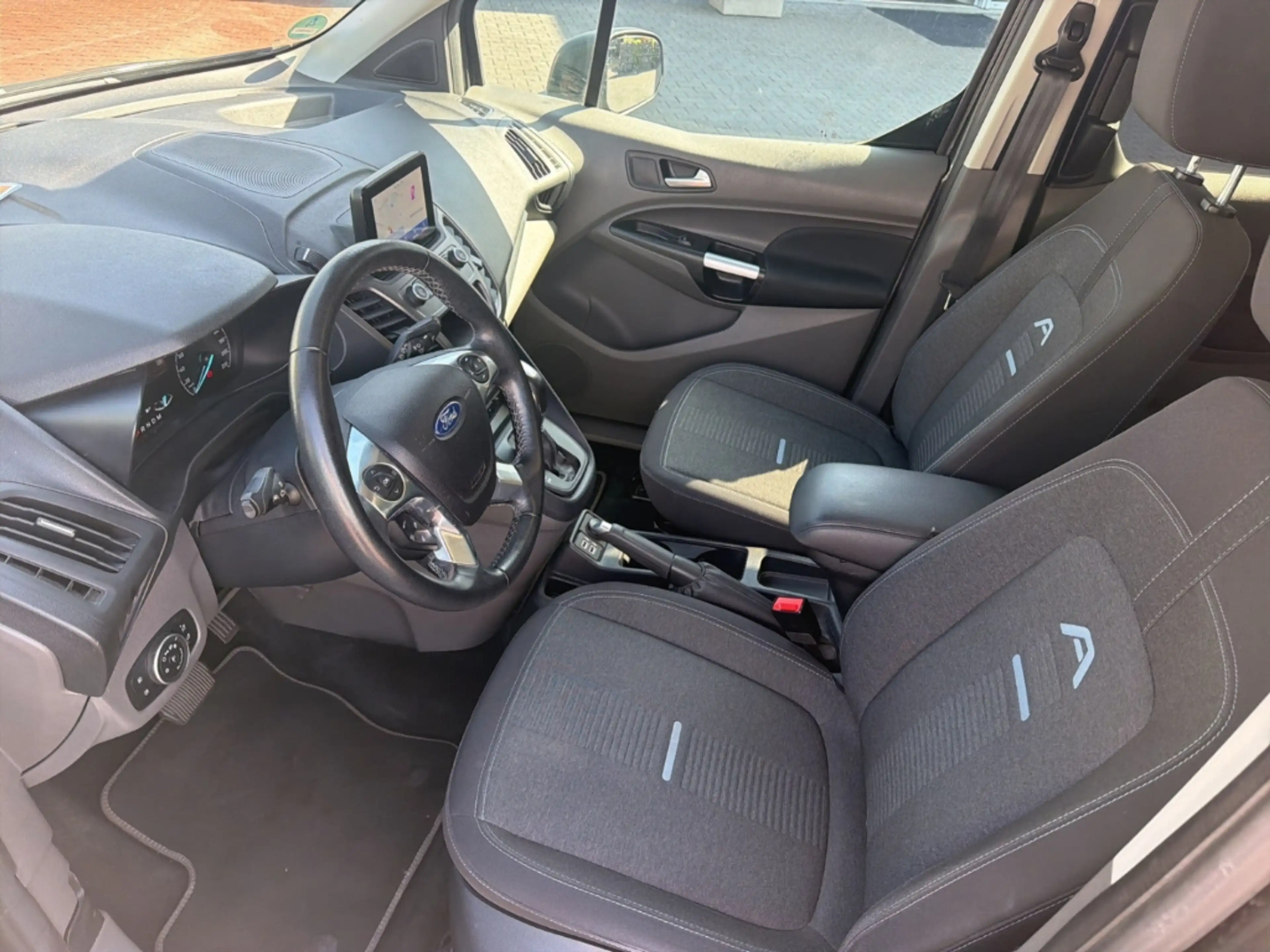 Ford Grand Tourneo Active Glasdach Navi 7Sitze GJR PPS RFK — photo 8