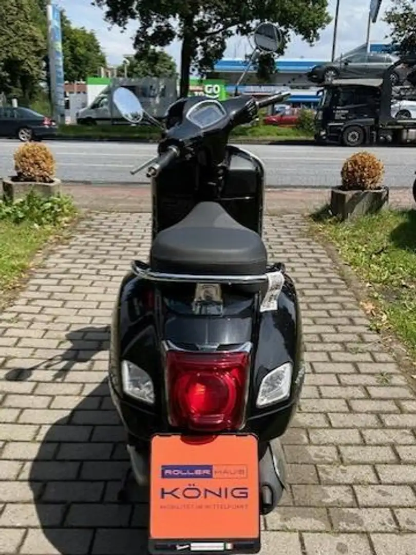 Vespa GTS Super Tech 125 ABS LED MIA Fekete - 1