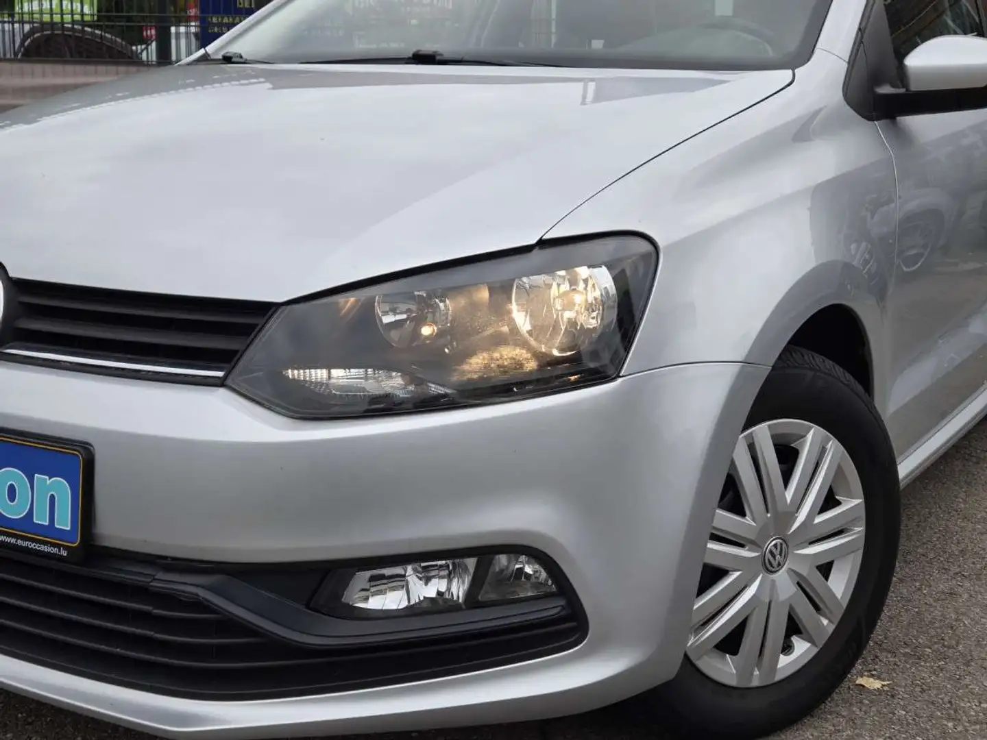 Volkswagen Polo trendline essence Gris - 2