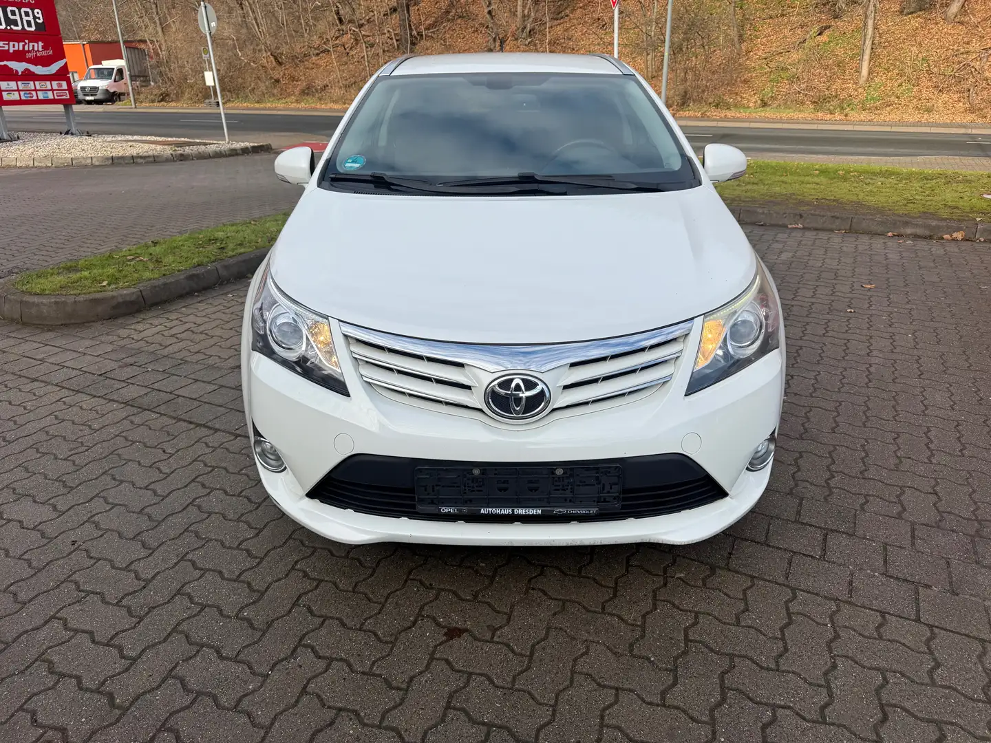 Toyota Avensis Edition (2014) Biały - 2