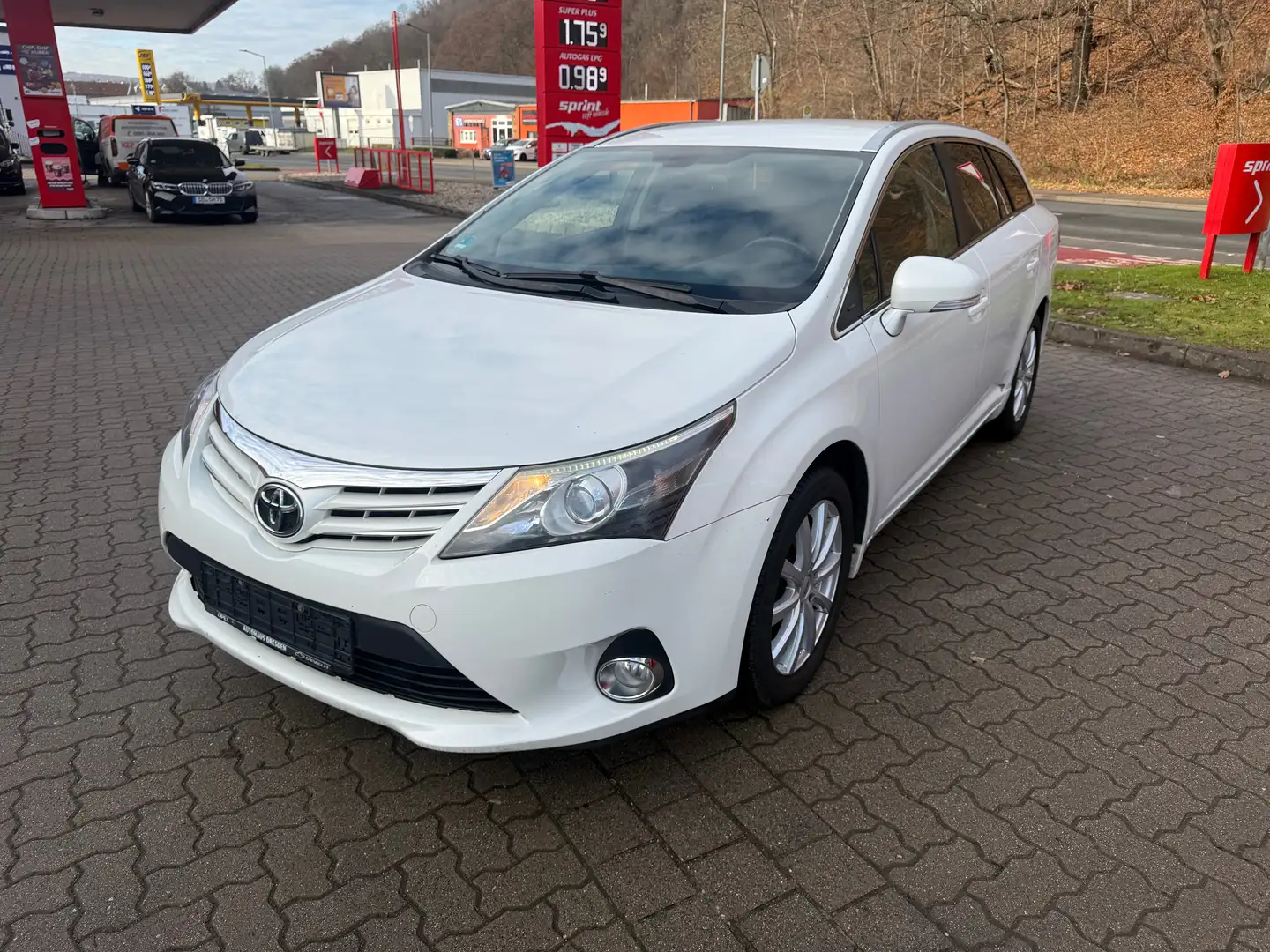 Toyota Avensis Edition (2014) Biały - 1