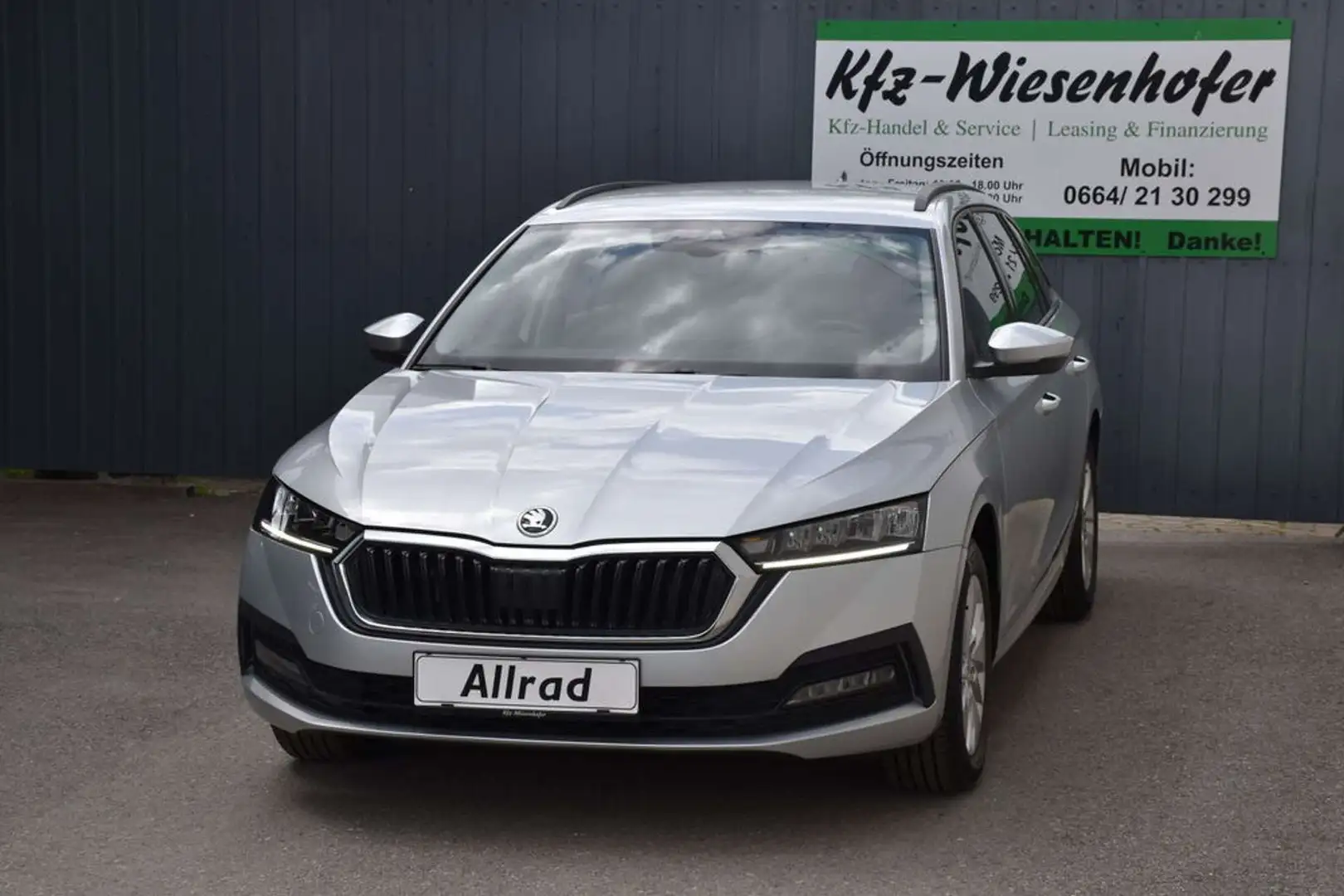 Skoda Octavia Combi 2,0 TDI 4x4 Ambition DSG Silber - 2