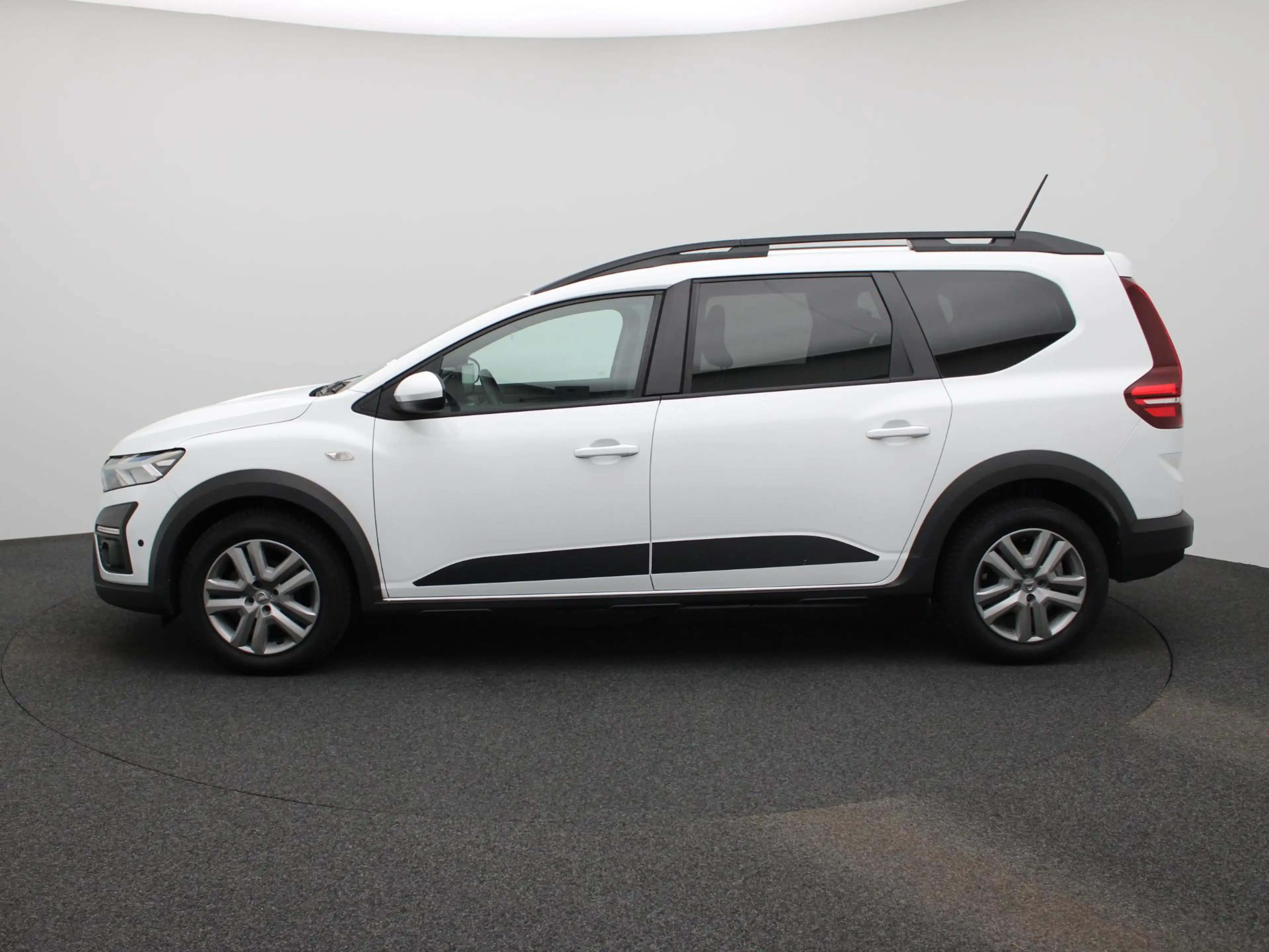 Dacia Jogger 1.0 TCe Comfort 5p. PDC Voor | Trekhaak | Cruise c — photo 4
