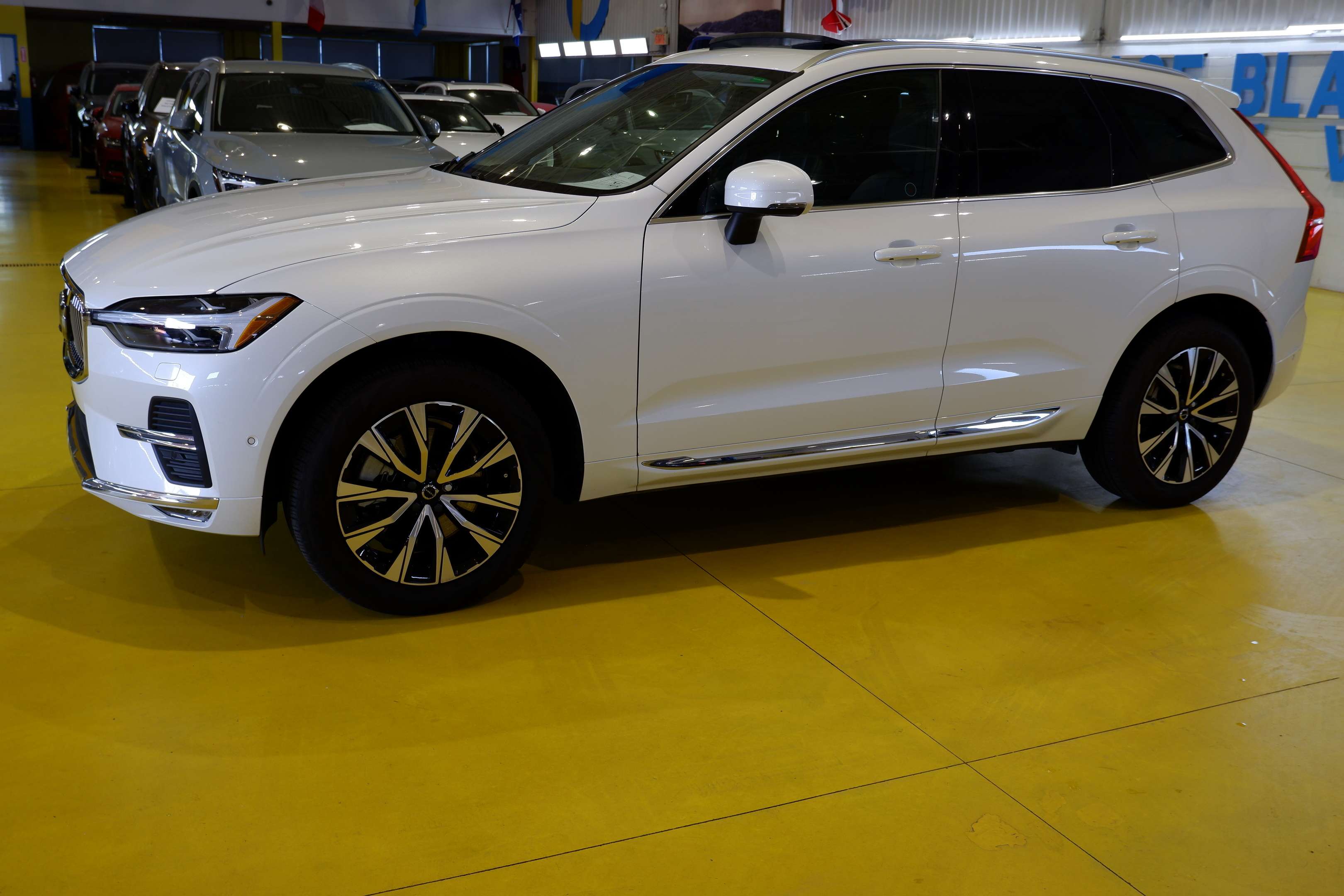 2023 Volvo XC60 Inscription Expression, Harman/Kardon,Auto Pilot,