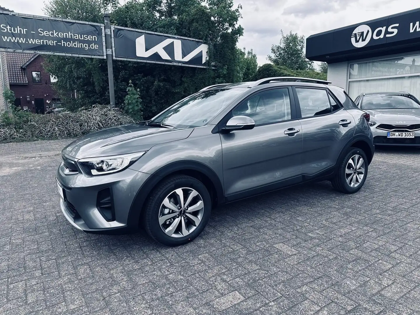 Kia Stonic 1.0 T-GDI Vision DCT Navigation Gri - 1