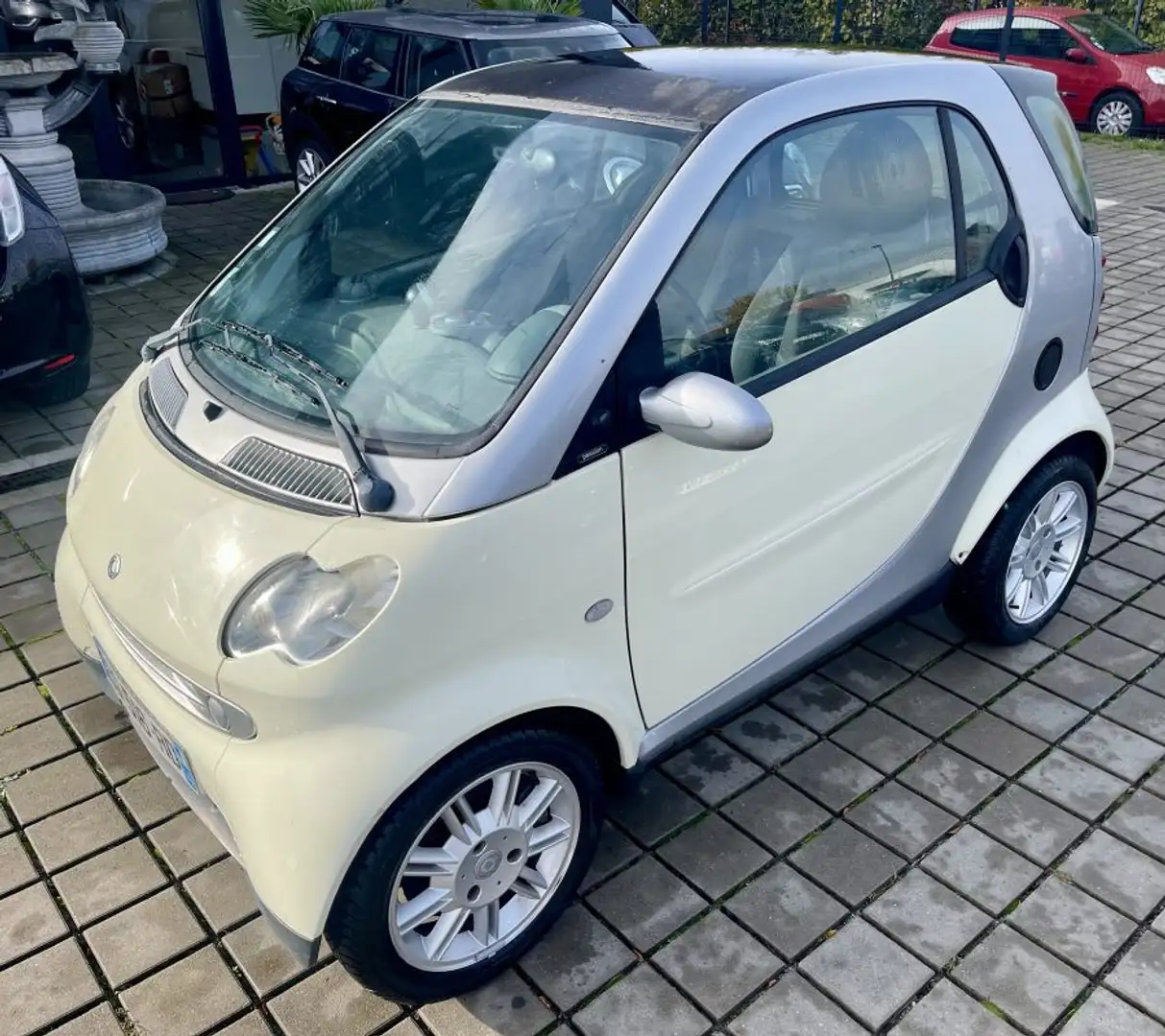 smart forTwo 0.7i 61ch TRUESTYLE SOFTOUCH A Jaune - 2