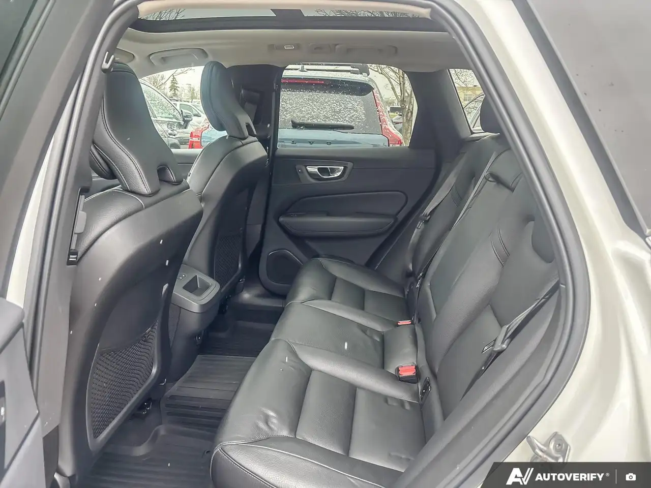 Volvo XC60 снимка Volvo XC60