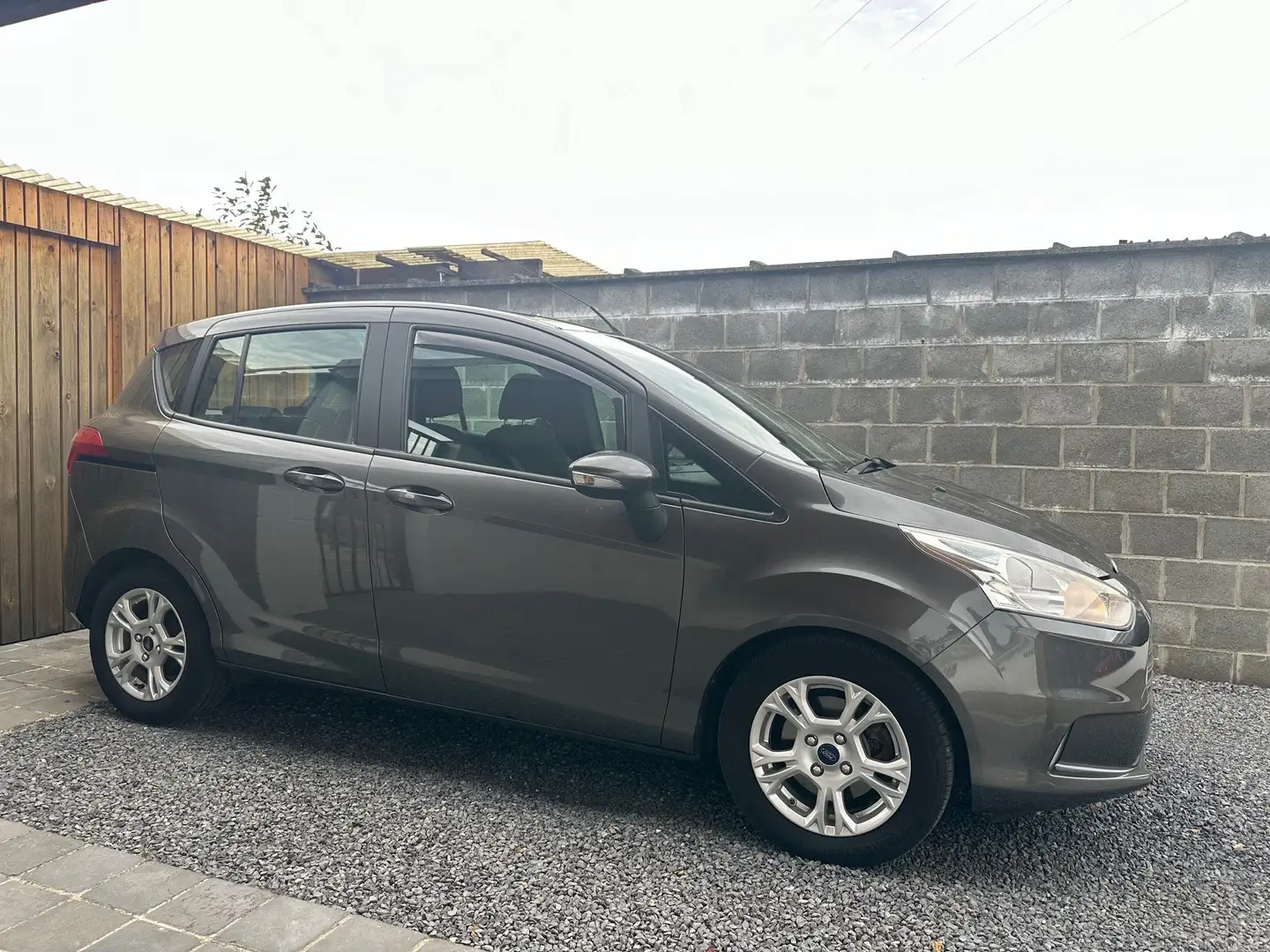 Ford B-Max 1.5 TDCi Ambiente Airco BT Pdc Euro5b Gris - 1