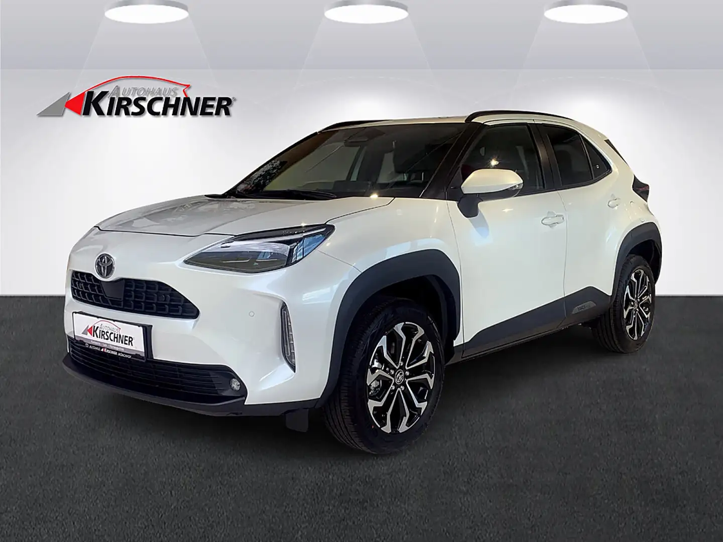 Toyota Yaris Cross 1,5 VVT-i Hybrid Active Drive Aut. Weiß - 1