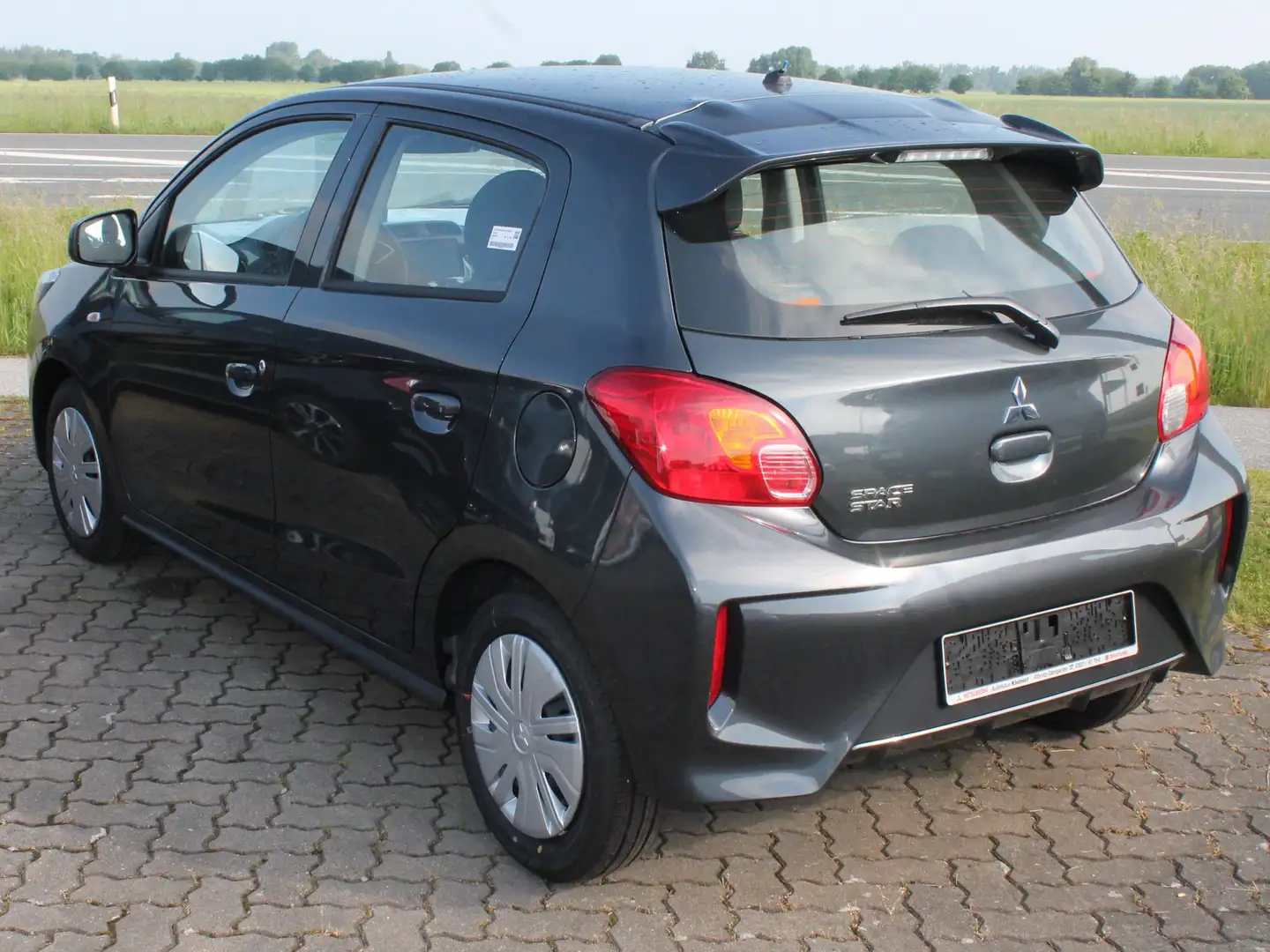 Mitsubishi Space Star Select 1.2 MIVEC 5-Gang Gris - 2