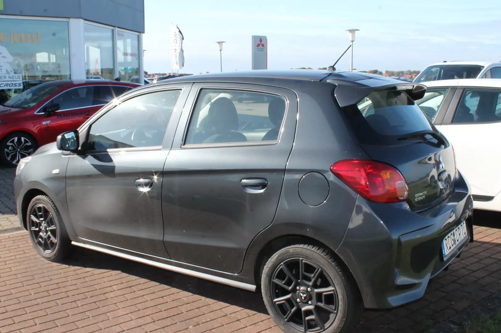 Mitsubishi Space Star Select 1.2 MIVEC 5-Gang Grau - 2