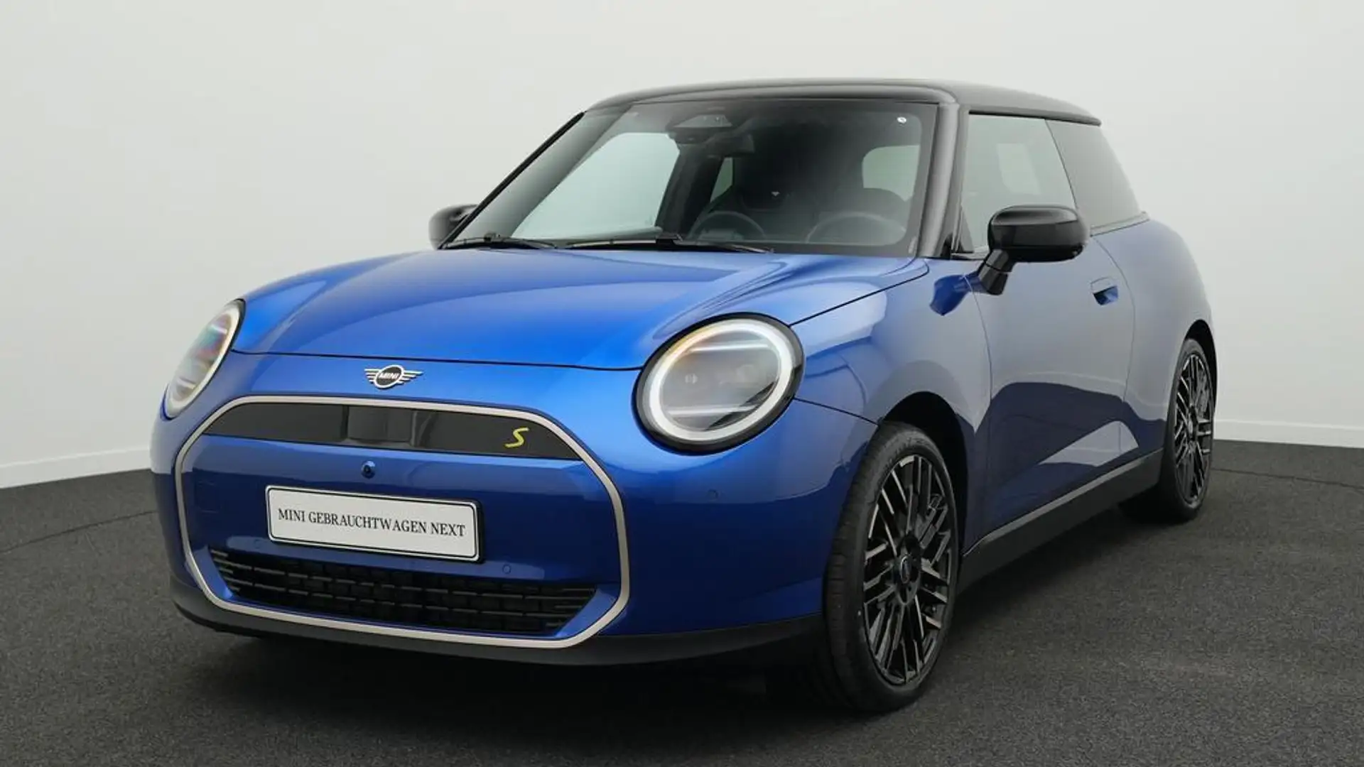 MINI Cooper SE Favoured Trim Blau - 1