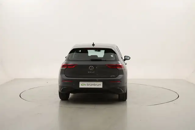 Volkswagen Golf view 4