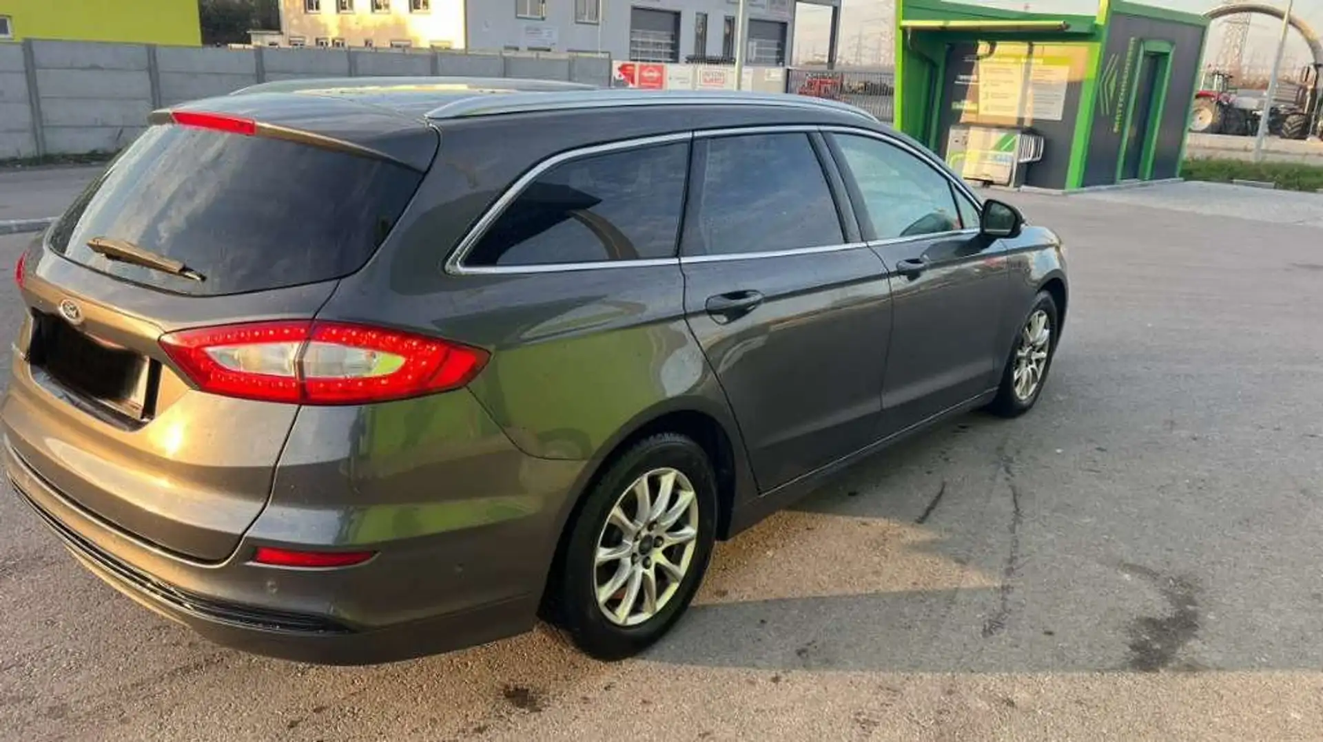 Ford Mondeo Mondeo Traveller Titanium 2,0 TDCi Start/Stop Grau - 2