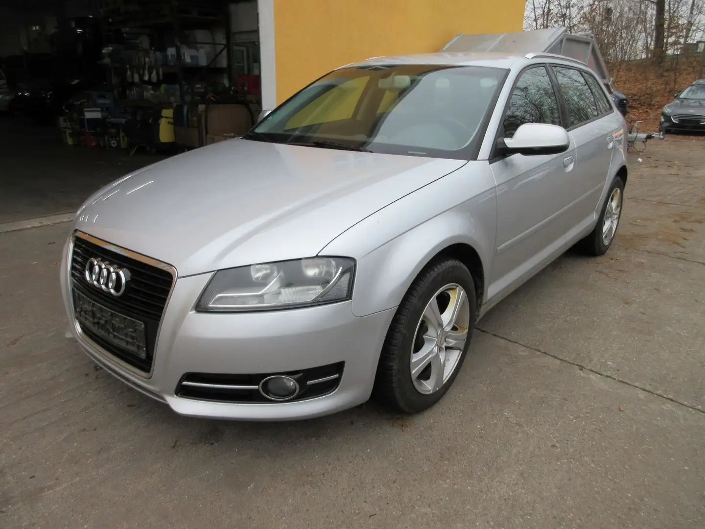 Audi A3 Sportback 2.0 TDI Ambition VFW+1 Hand Silber - 1