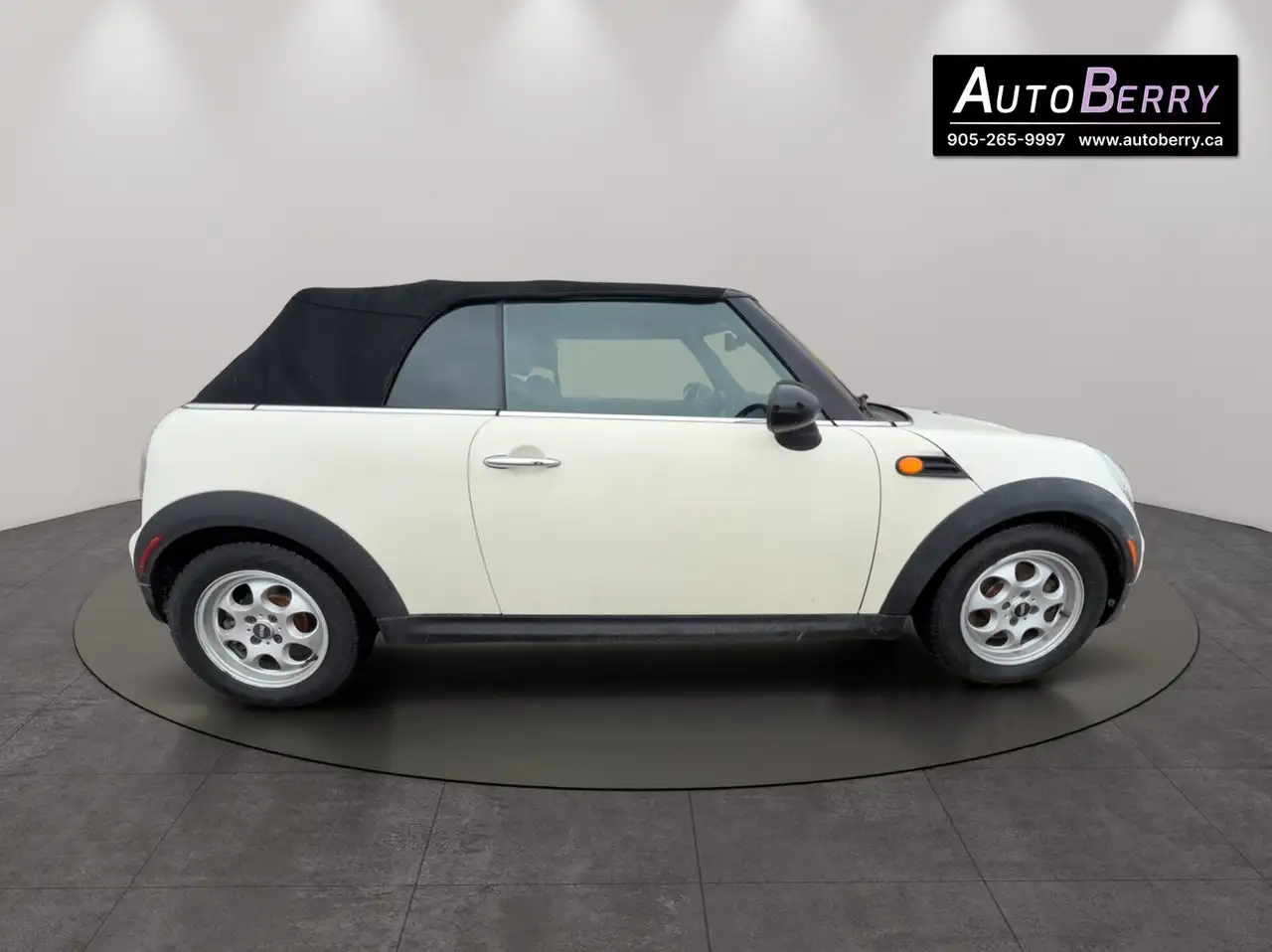 MINI Cooper Convertible снимка MINI Cooper Convertible
