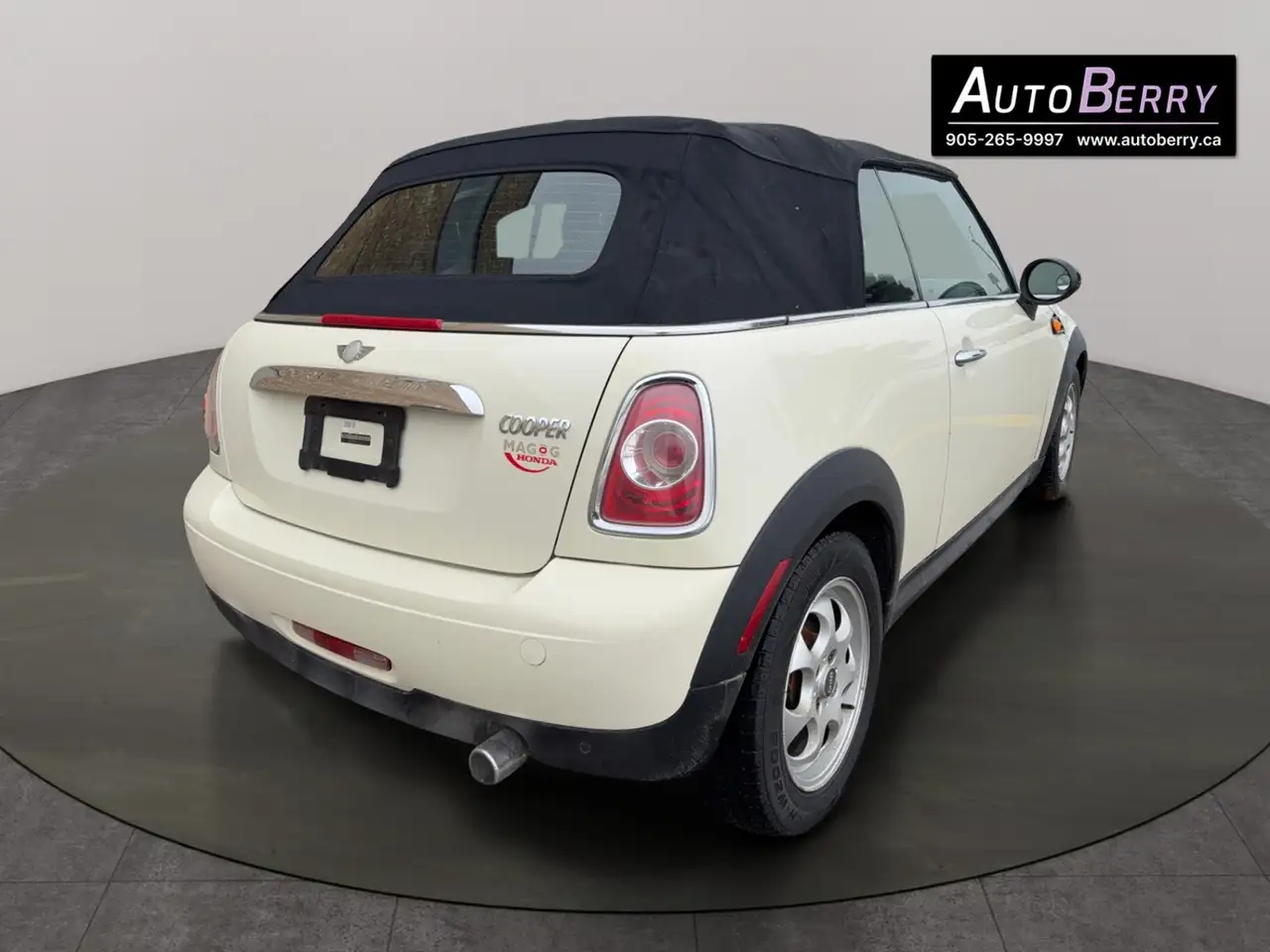 MINI Cooper Convertible снимка MINI Cooper Convertible