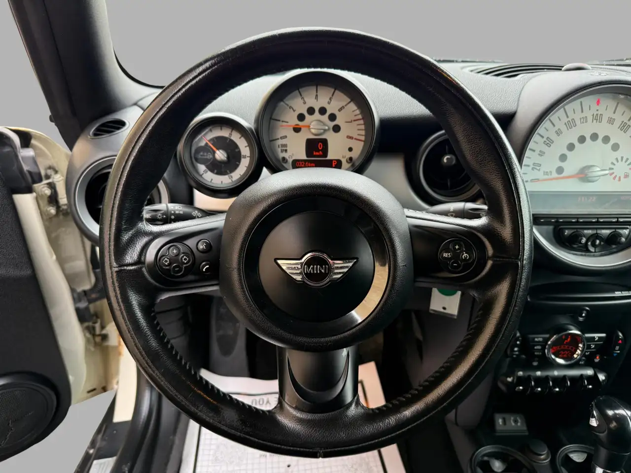 MINI Cooper Convertible снимка MINI Cooper Convertible