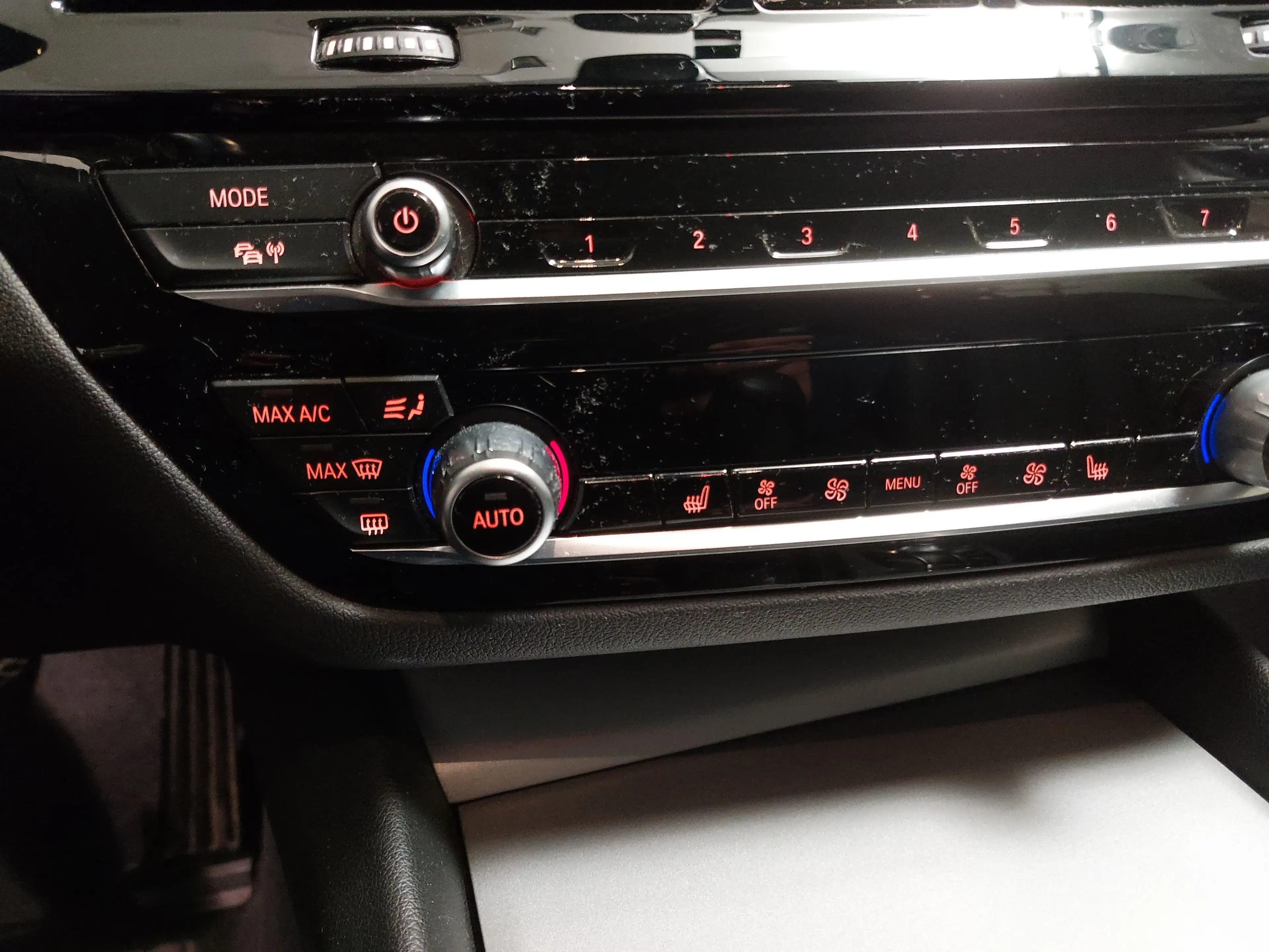 BMW 530 e Touring Leder Navi LED Pano LC prof. KLIMAAUT RADIO MFL SHZ PDC — photo 15