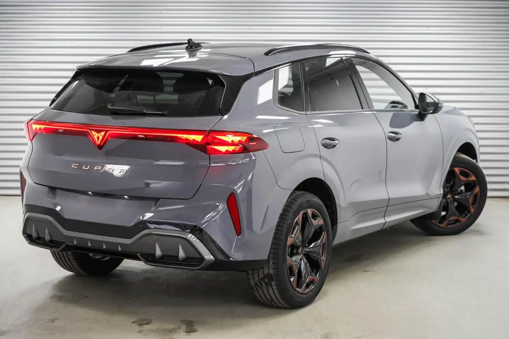 CUPRA Terramar 1,5 eTSI DSG - LAGER 110 kW (150 PS), Automatik Grau - 2