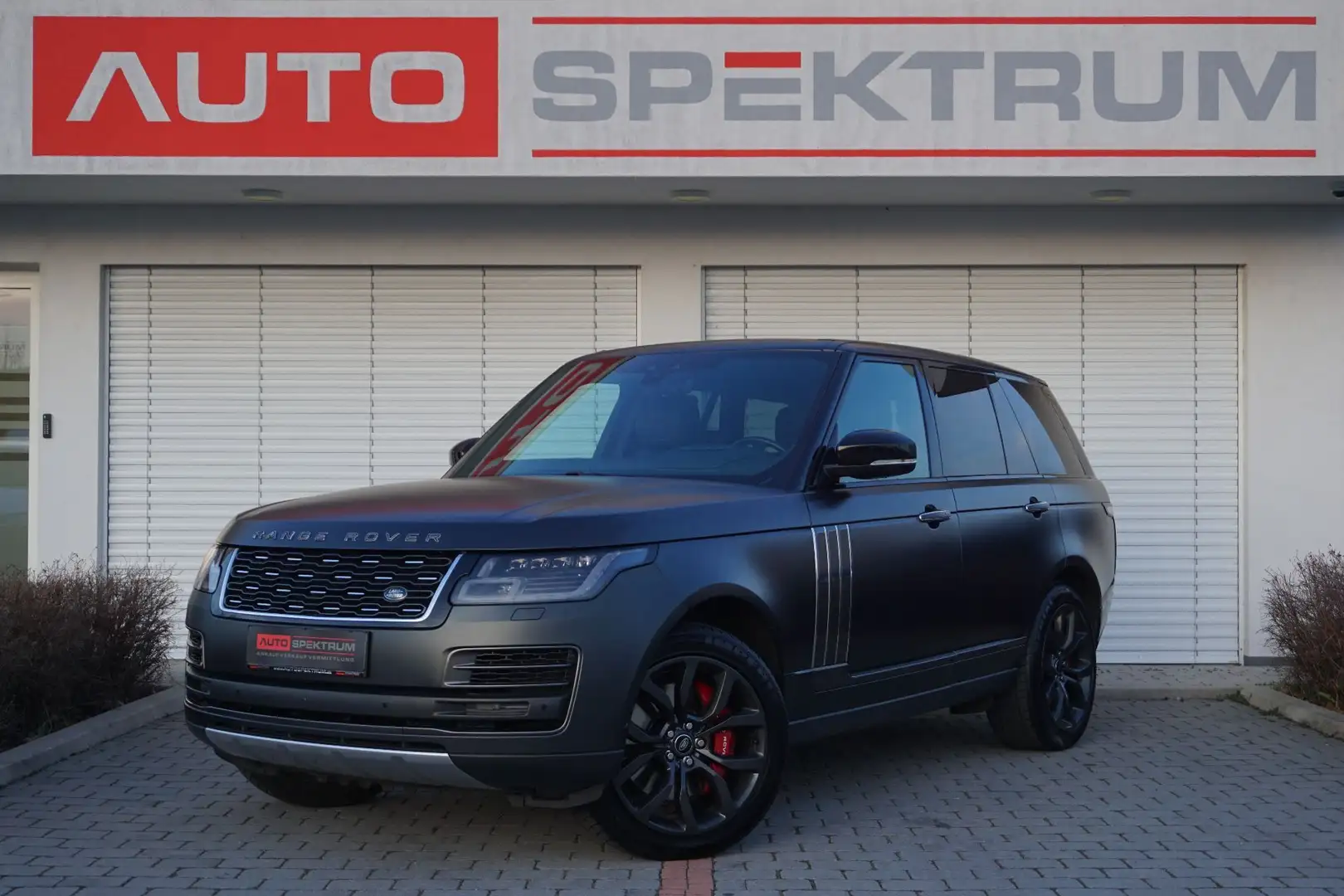 Land Rover Range Rover 5,0 S/C V8 SV Autobiography Dynamic | € 826 mtl | Noir - 1