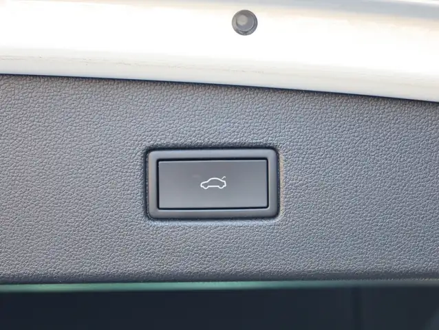 Volkswagen Tiguan view 12