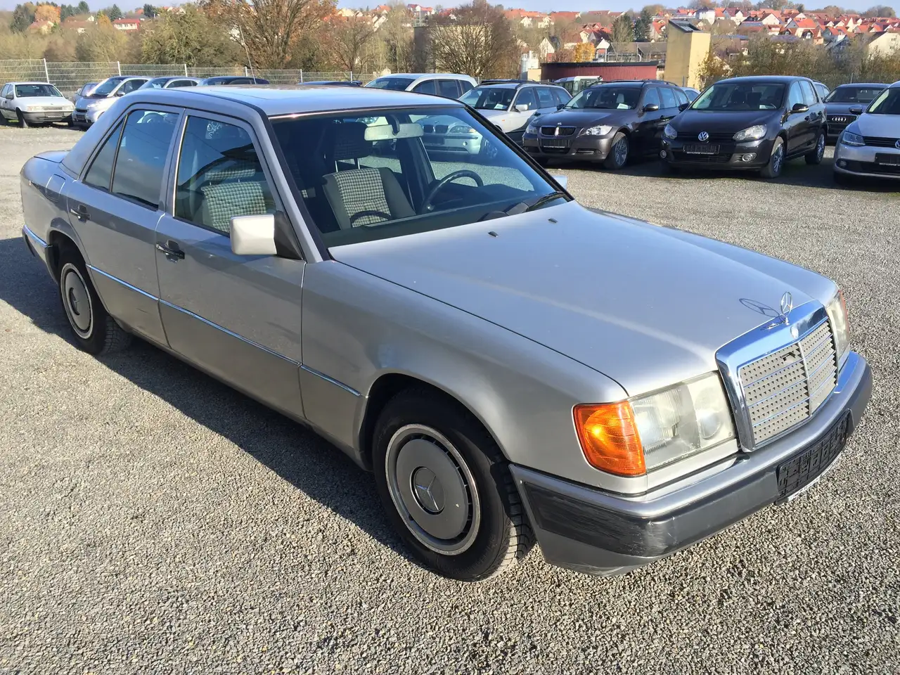 Mercedes-Benz 200 E Automatik*SHD*Sportsitze Karo Schwarz*, foto 2