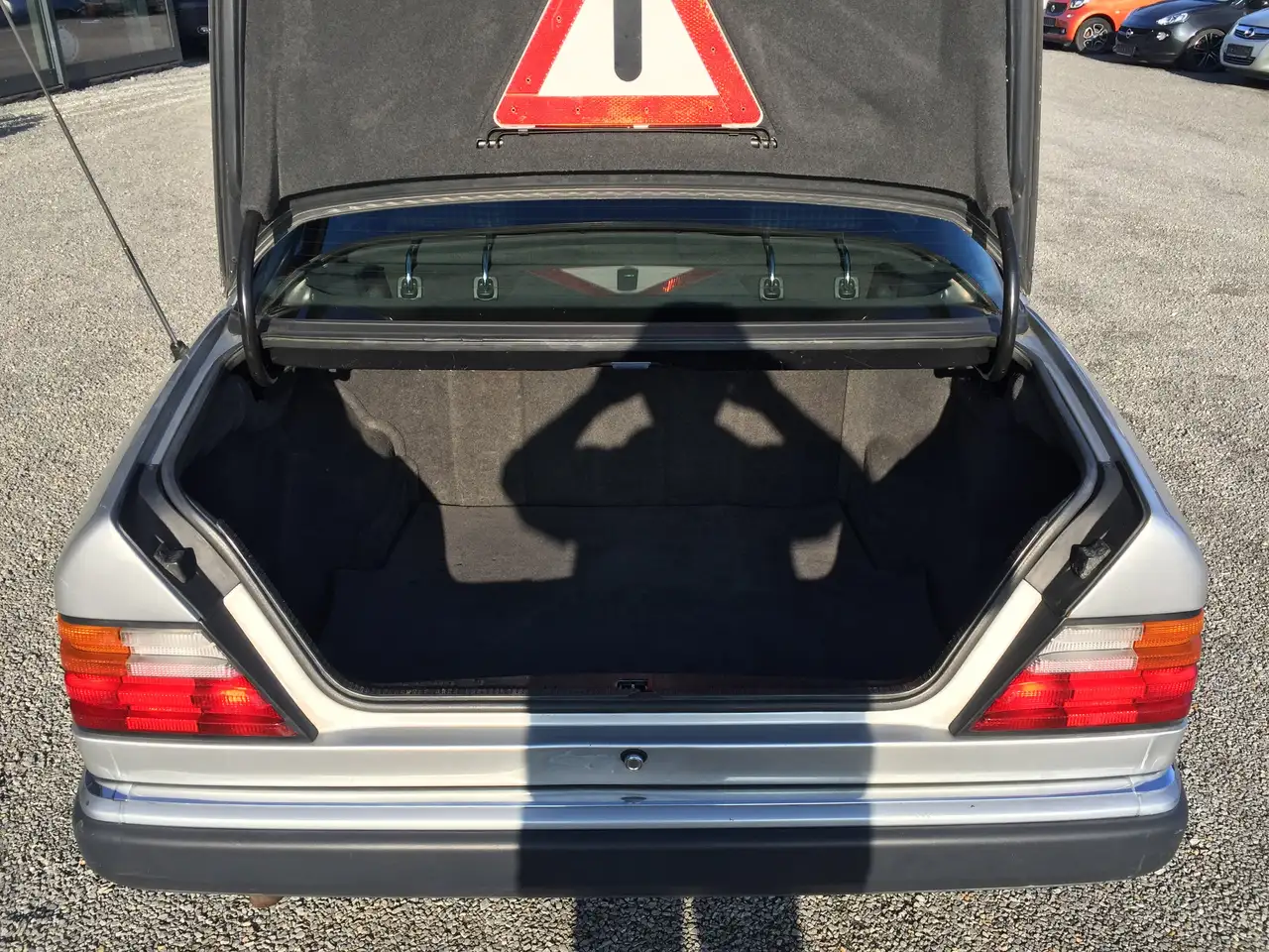 Mercedes-Benz 200 E Automatik*SHD*Sportsitze Karo Schwarz*, foto 6