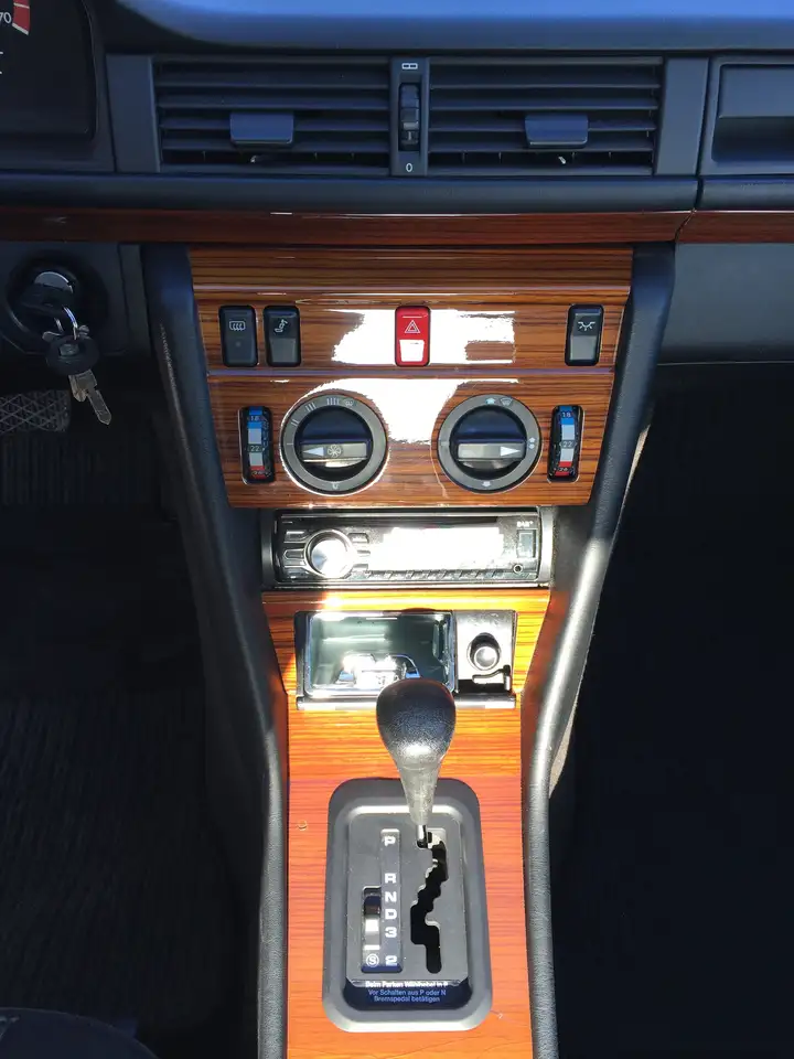 Mercedes-Benz 200 E Automatik*SHD*Sportsitze Karo Schwarz*, foto 11