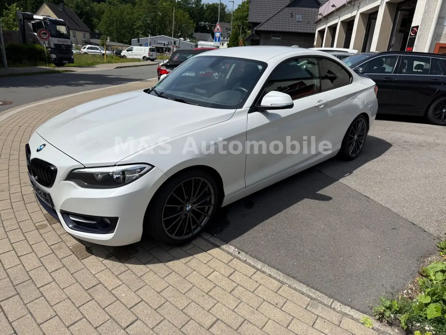 BMW 218 2 Coupe 218 i Sport Line Navi,R.Kam.,PDC,SHZ bijela - 1