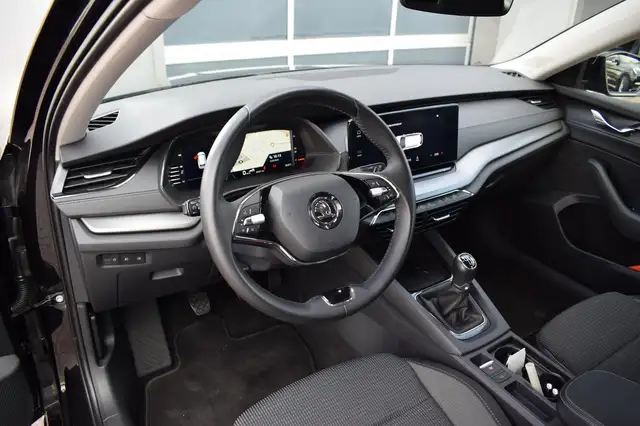 Skoda Octavia view 4